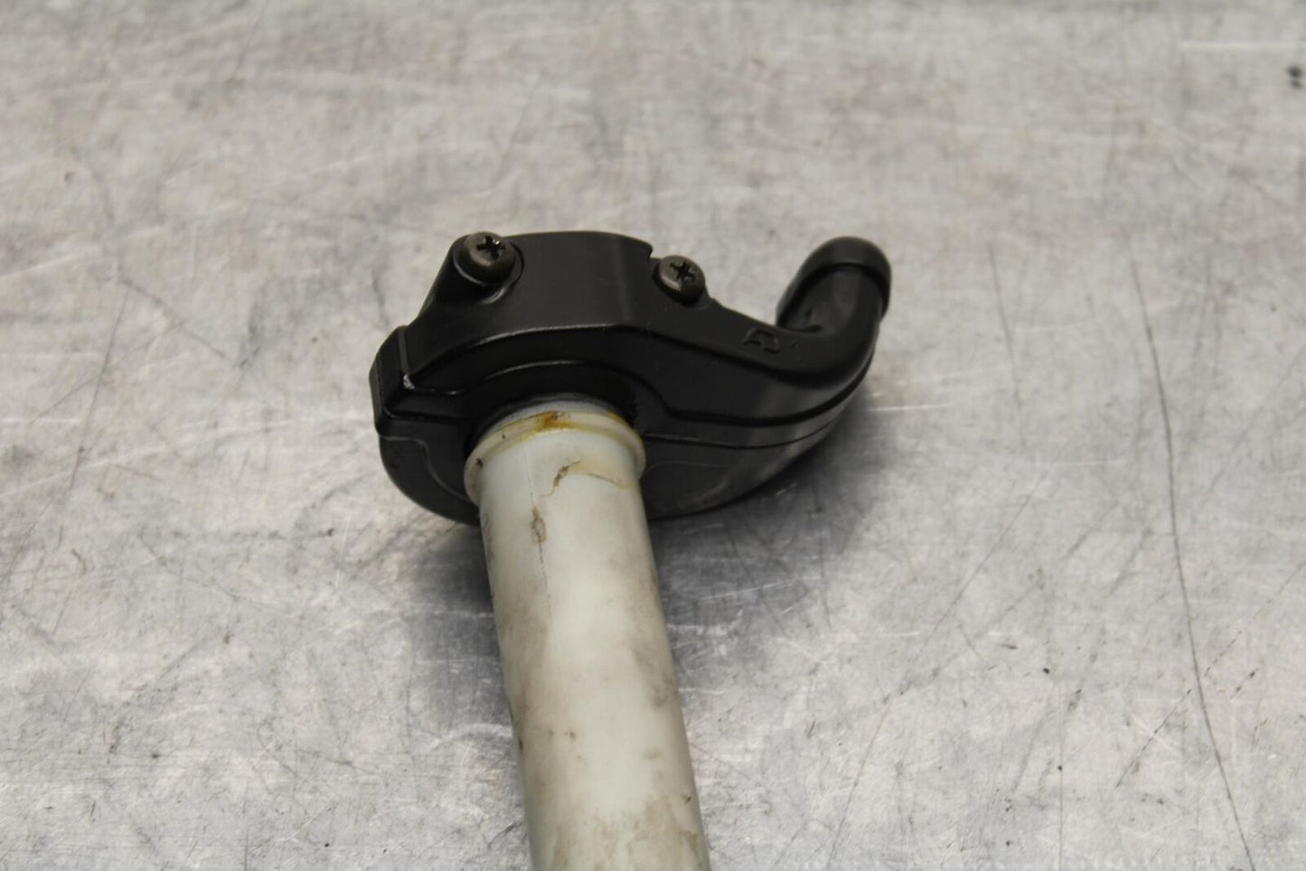 2000 Kawasaki Ninja ZX9R ZX900F RIGHT THROTTLE GRIP BB70