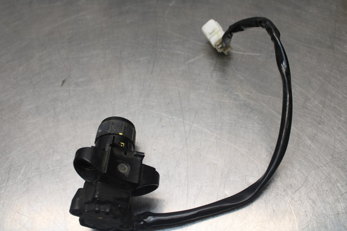 18-26 KAWASAKI Z400 IGNITION LOCK NO KEY BB852