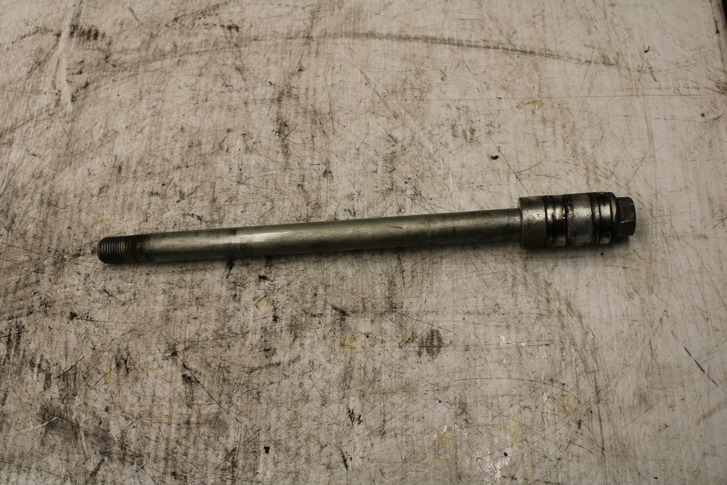 02-03 YAMAHA V STAR 1100 FRONT WHEEL RIM AXLE PIVOT BOLT BB308