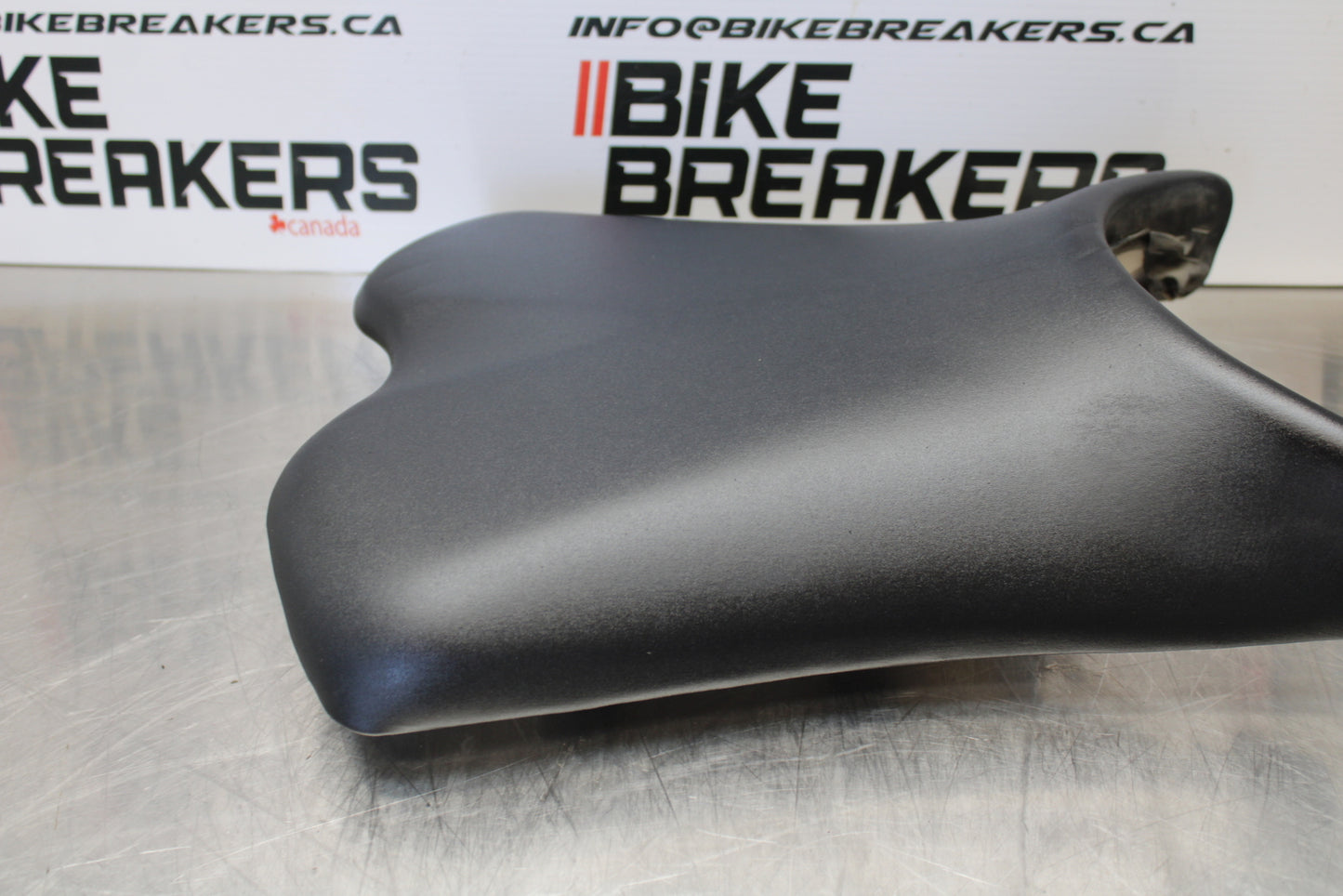 09-15 YAMAHA FZ6R FRONT DRIVERS SEAT PAD SADDLE PILLION BB161