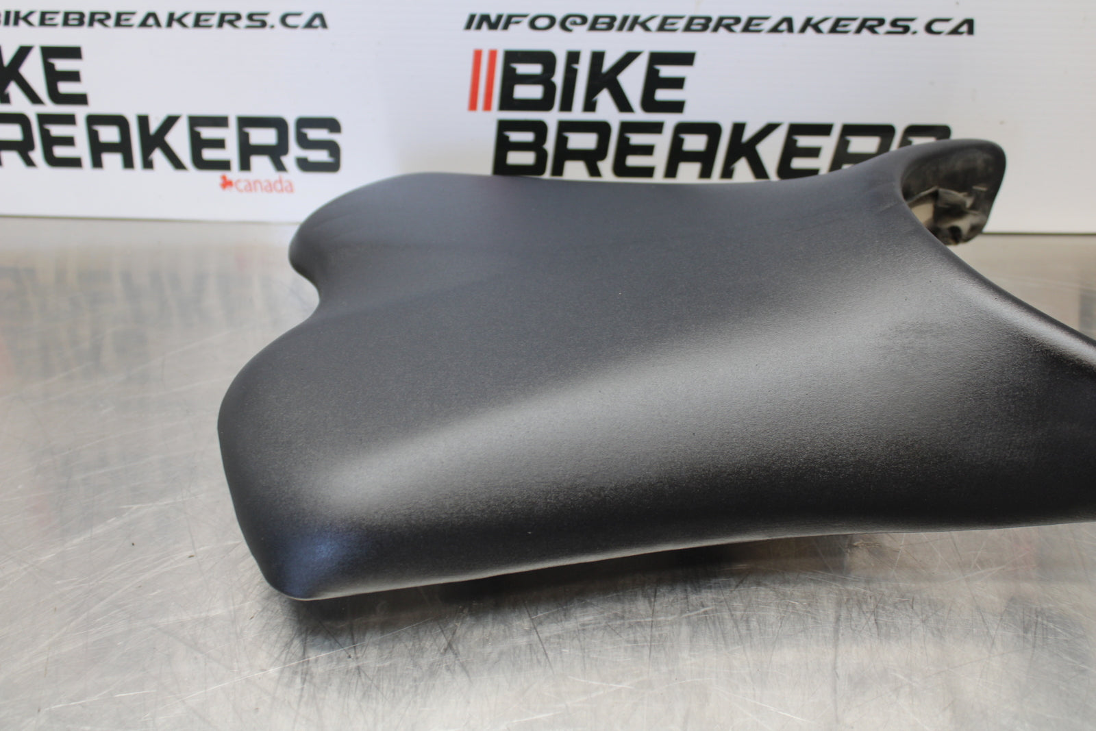 09-15 YAMAHA FZ6R FRONT DRIVERS SEAT PAD SADDLE PILLION BB161