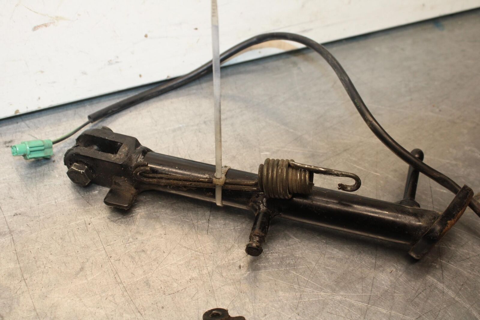 04-09 SUZUKI GS 500 FH GS500F KICKSTAND SIDE KICK STAND BB97