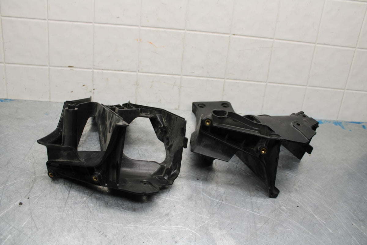 18 KTM RC 390 UPPER FAIRING MIRROR GAUGES STAY BRACKET BB442