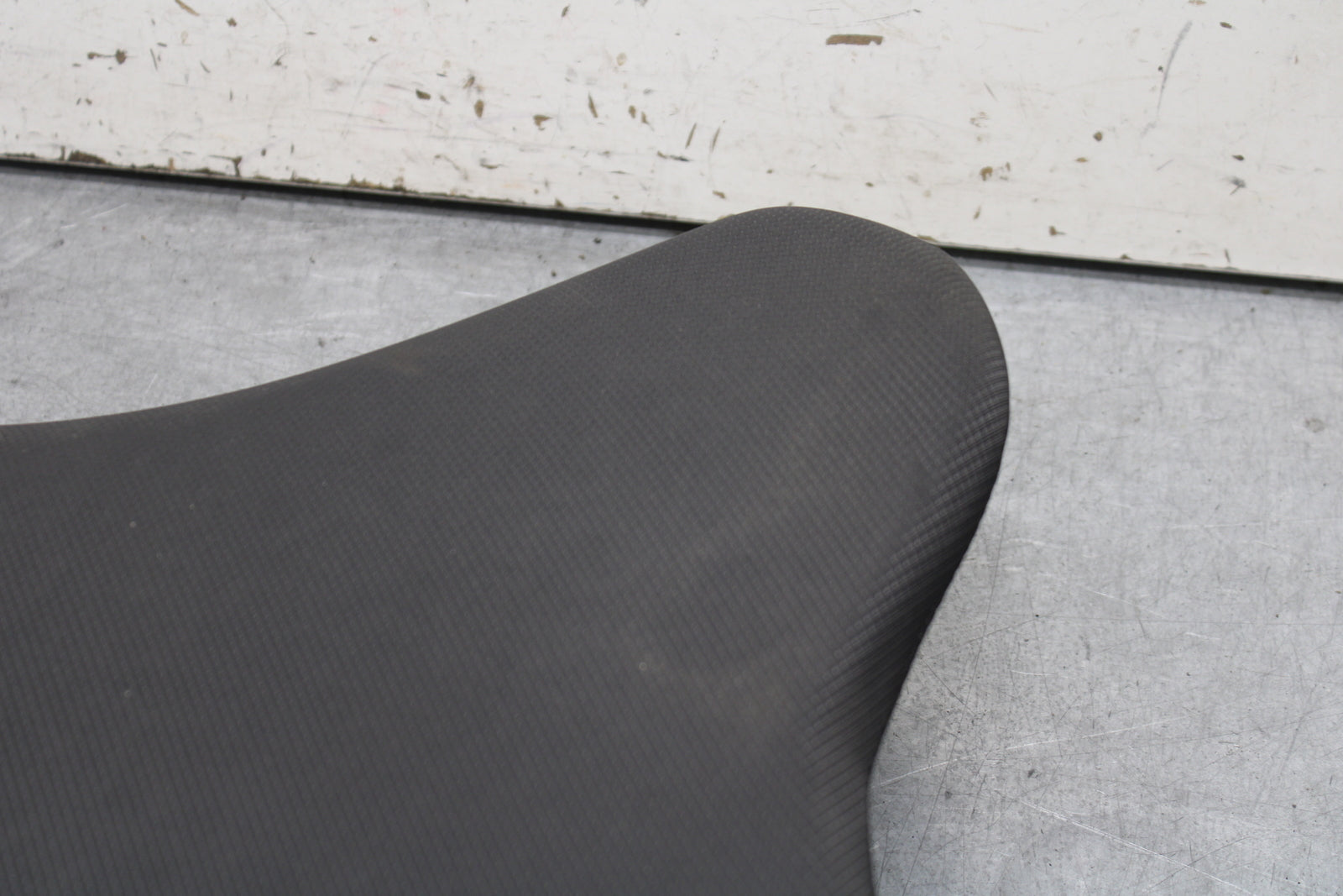 18-23 KAWASAKI NINJA 400 FRONT DRIVERS SEAT PAD SADDLE PILLION BB660