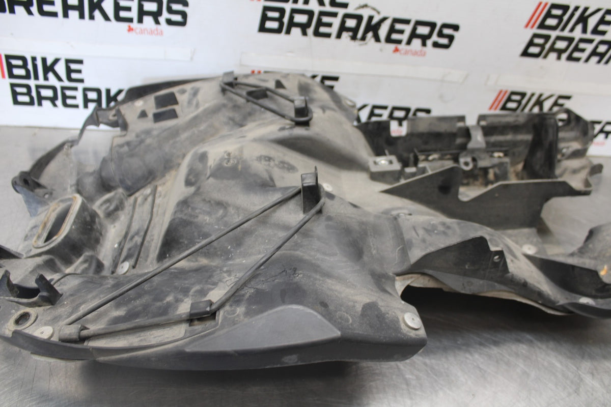 06-07 HONDA INTERCEPTOR 800 VFR800 REAR TAIL UNDERTAIL FAIRING COWL FENDER BB917