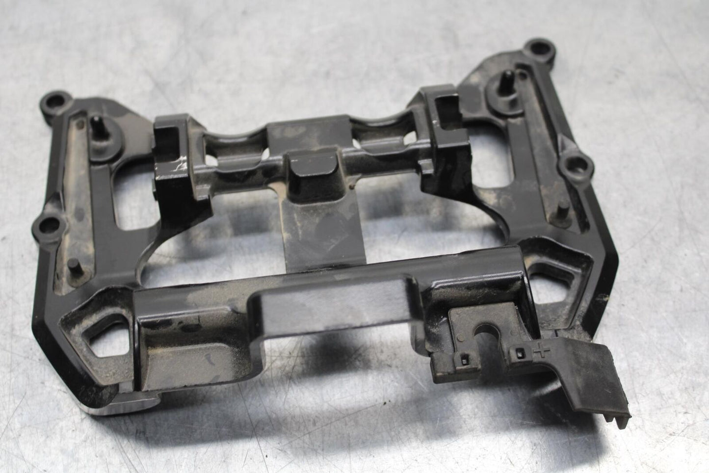 20-21 YAMAHA XSR900 GAS TANK FUEL CELL PETROL RESERVOIR BRACKET  BB599
