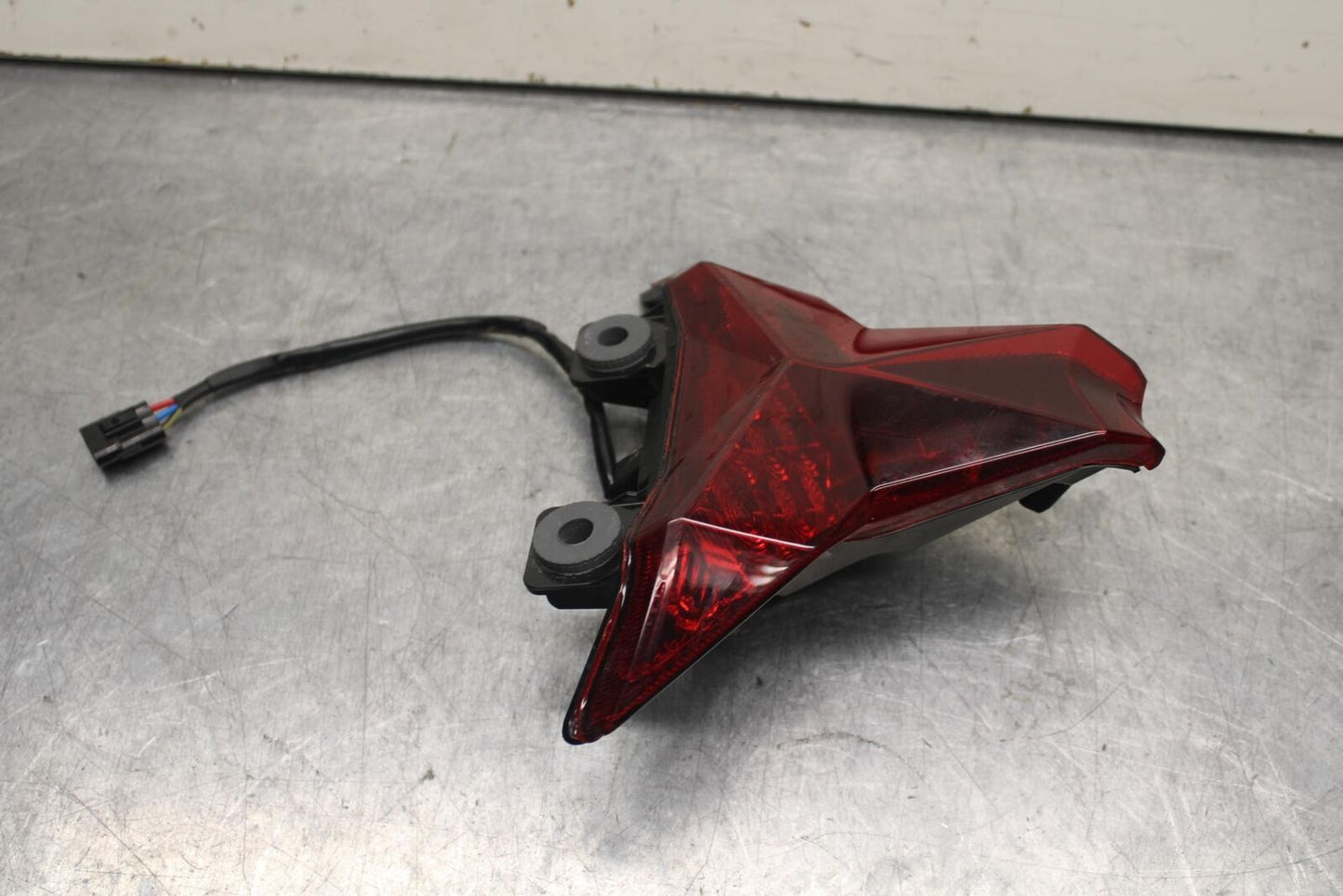 23 KAWASAKI NINJA ZX6R 636 REAR TAIL TAILLIGHT BACK BRAKE LIGHT BB609