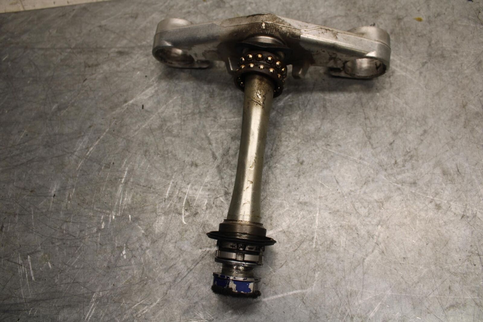 2003 Yamaha YZF R6 FORKS CLAMP LOWER TRIPLE TREE STEM 5SL-23340-00-00 BB539
