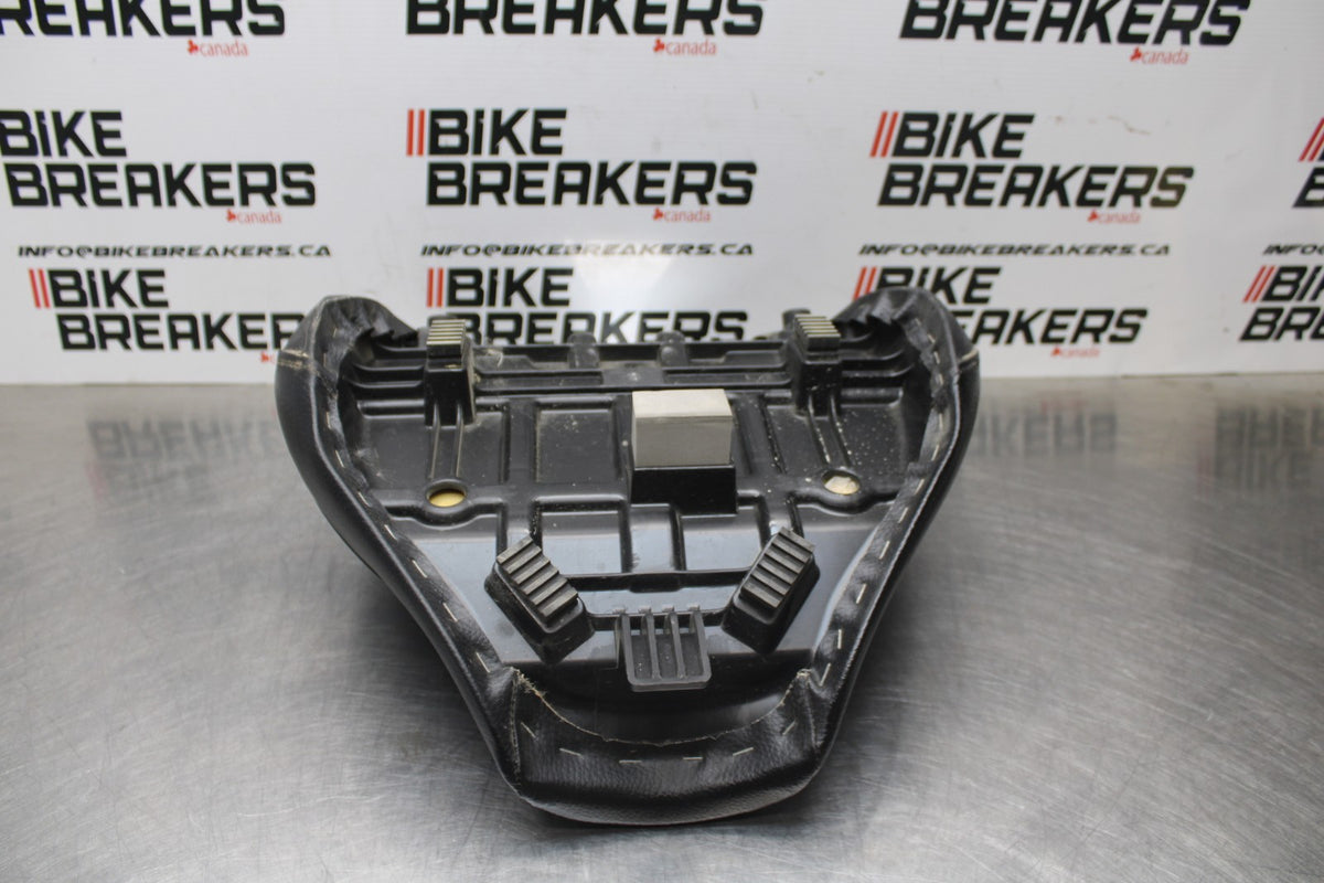 15 SUZUKI BOULEVARD C50 FRONT DRIVERS SEAT BB775