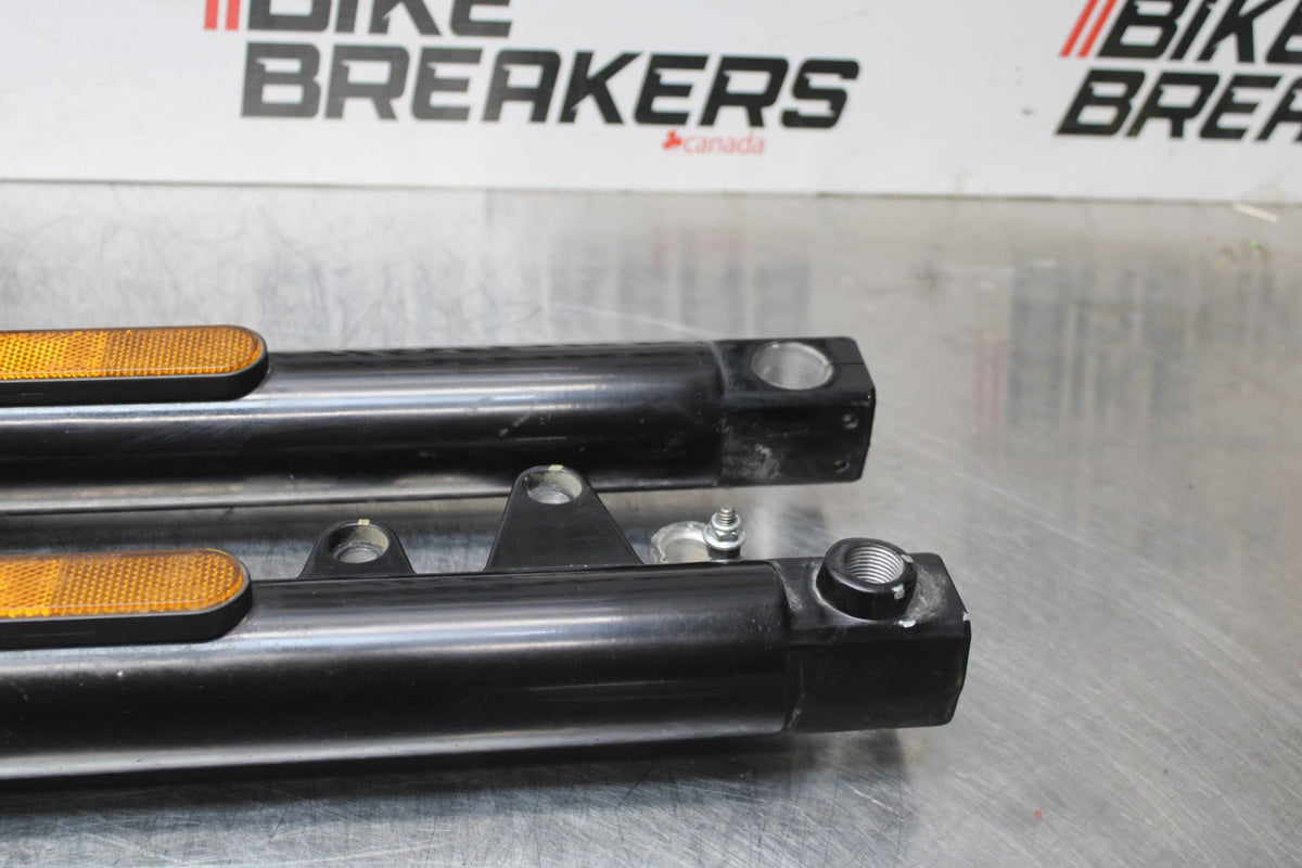19 MOTO GUZZI V7 III FRONT FORKS SHOCK SUSPENSION SET PAIR BB831