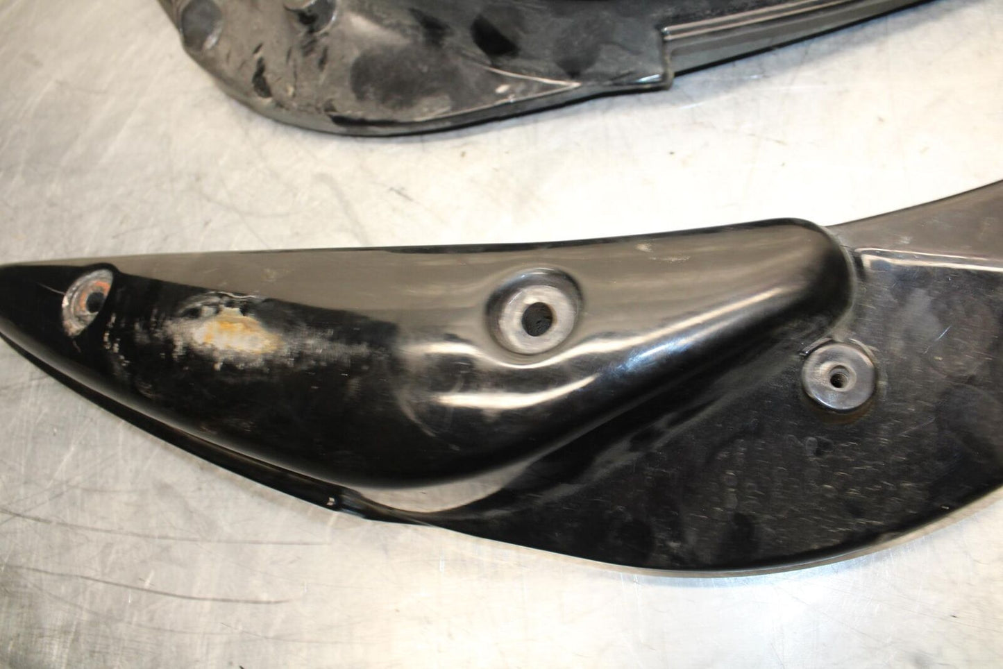 06-09 SUZUKI M109R BOULEVARD REAR BACK FENDER SUPPORT FRAME SUBFRAME BB501