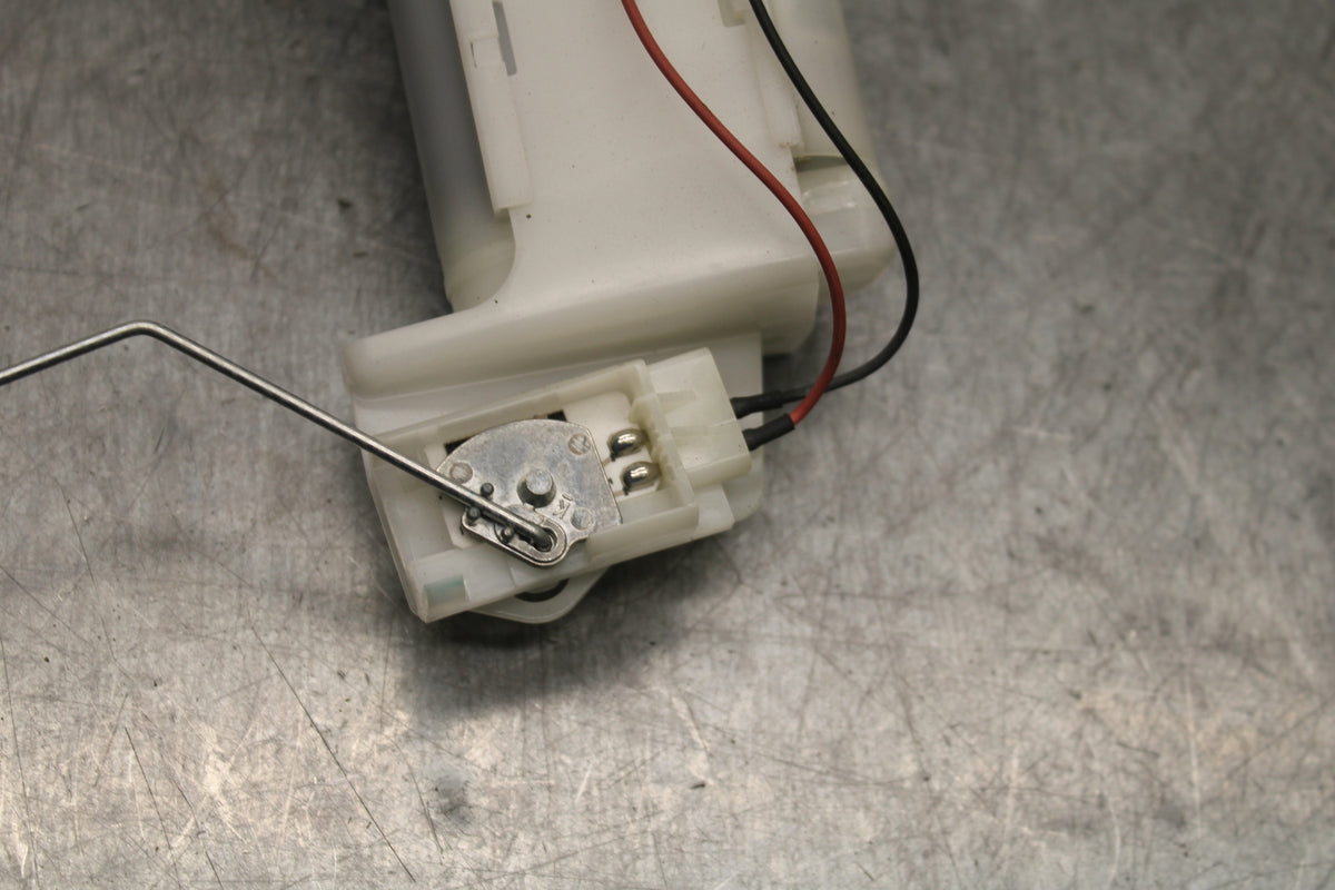 18-24 KAWASAKI NINJA 650 FUEL PUMP GAS PETROL SENDER UNIT BB725