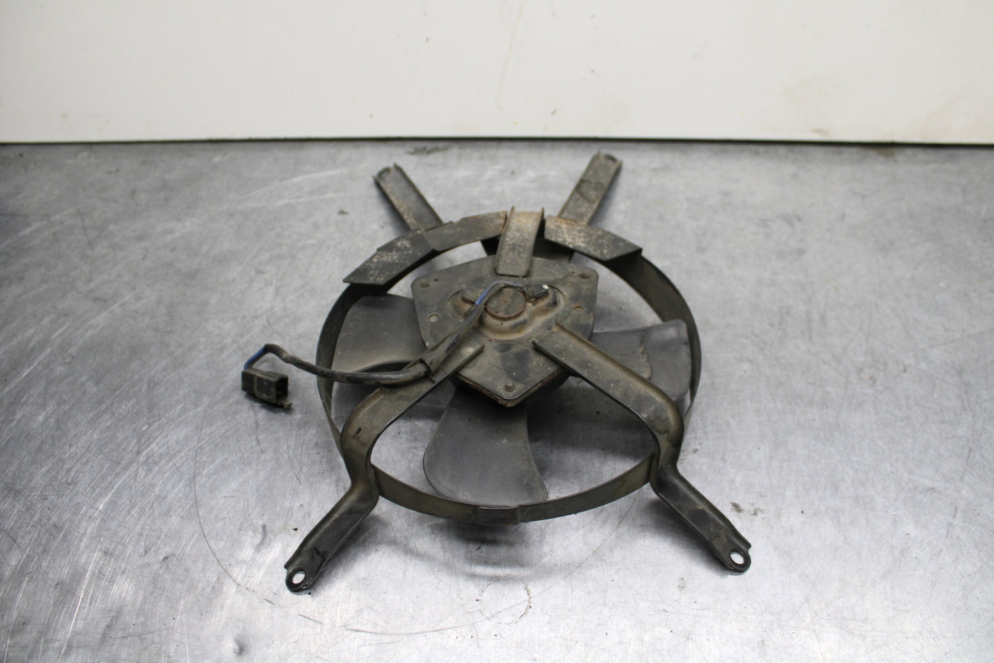 93-94 KAWASAKI NINJA ZX7R ENGINE RADIATOR COOLING FAN BB122