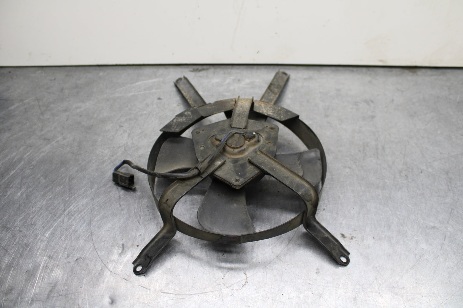 93-94 KAWASAKI NINJA ZX7R ENGINE RADIATOR COOLING FAN BB122