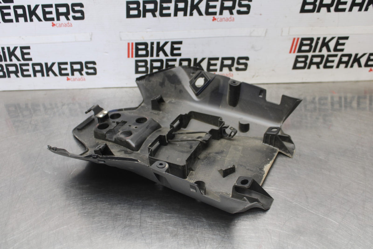 25 KAWASAKI Z900 REAR BACK TAIL UNDERTAIL FAIRING COWL FENDER BB928
