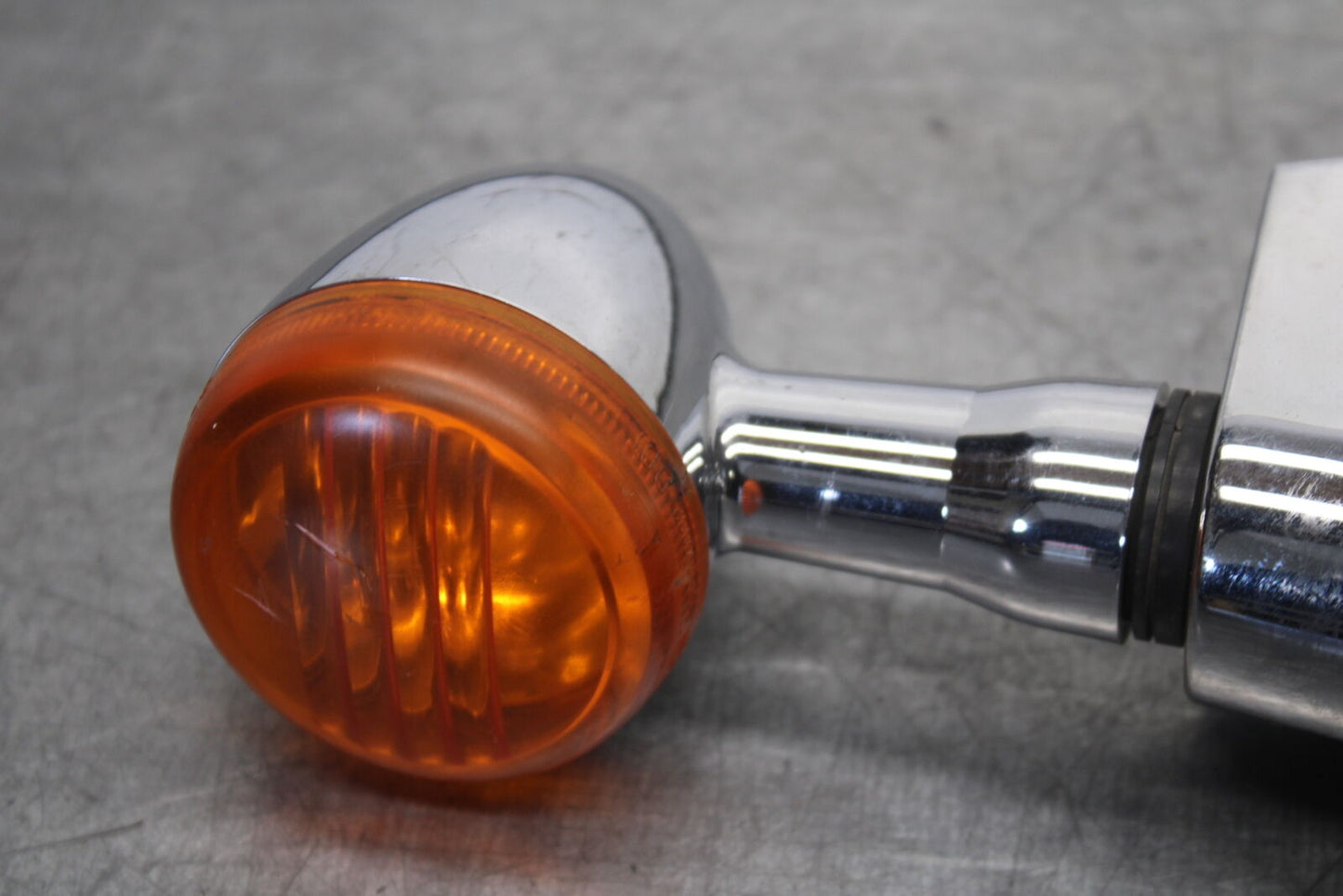 05-09 SUZUKI BOULEVARD C90 REAR BACK TURN SIGNAL BAR MOUNT BRACKET BB692