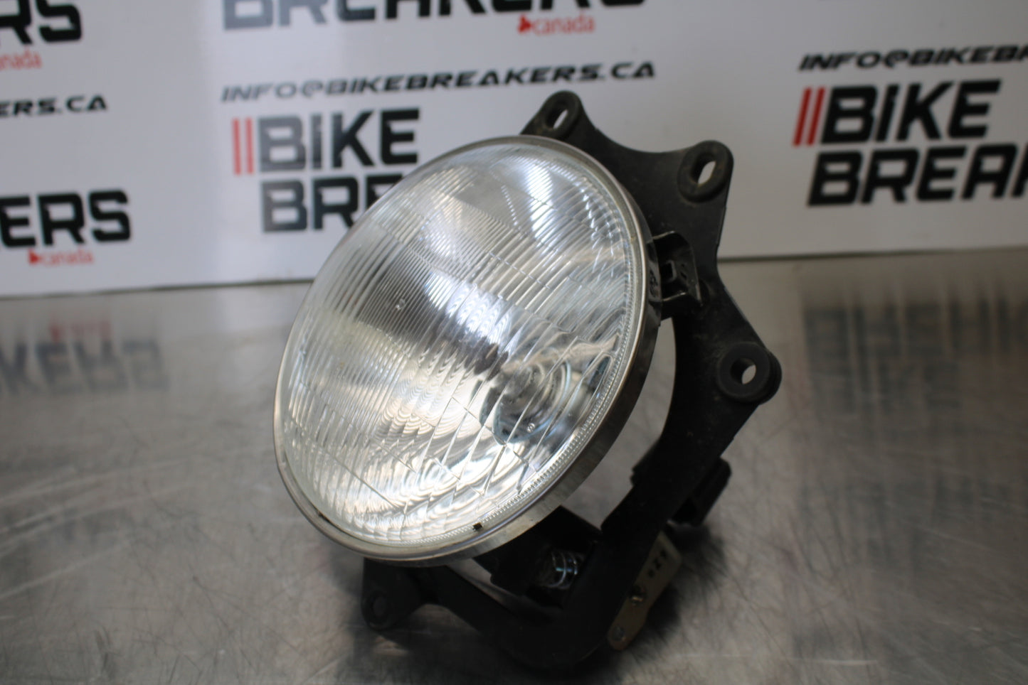 09 YAMAHA ROYAL STAR XVZ1300TF VENTURE SINGLE HEADLIGHT HEAD LAMP LIGHT BB151