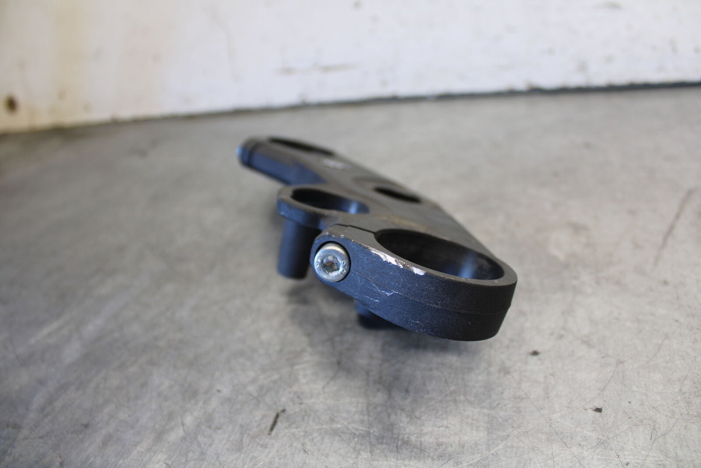 11-24 SUZUKI GSXR750 FORKS UPPER TRIPLE TREE CLAMP BB687