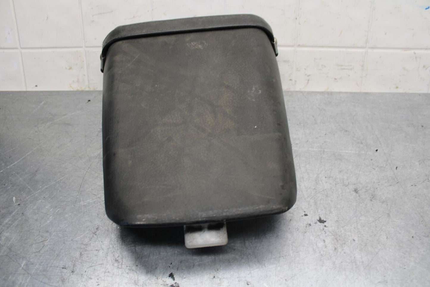 89-90 YAMAHA FZR600 REAR BACK PASSENGER TANDEM SEAT PAD SADDLE PILLION BB76