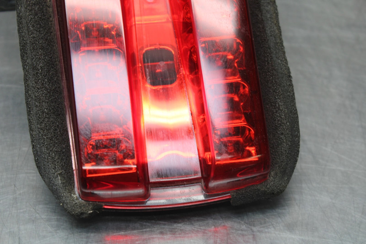 06 SUZUKI SV650S REAR TAIL TAILLIGHT BACK BRAKE LIGHT BB783