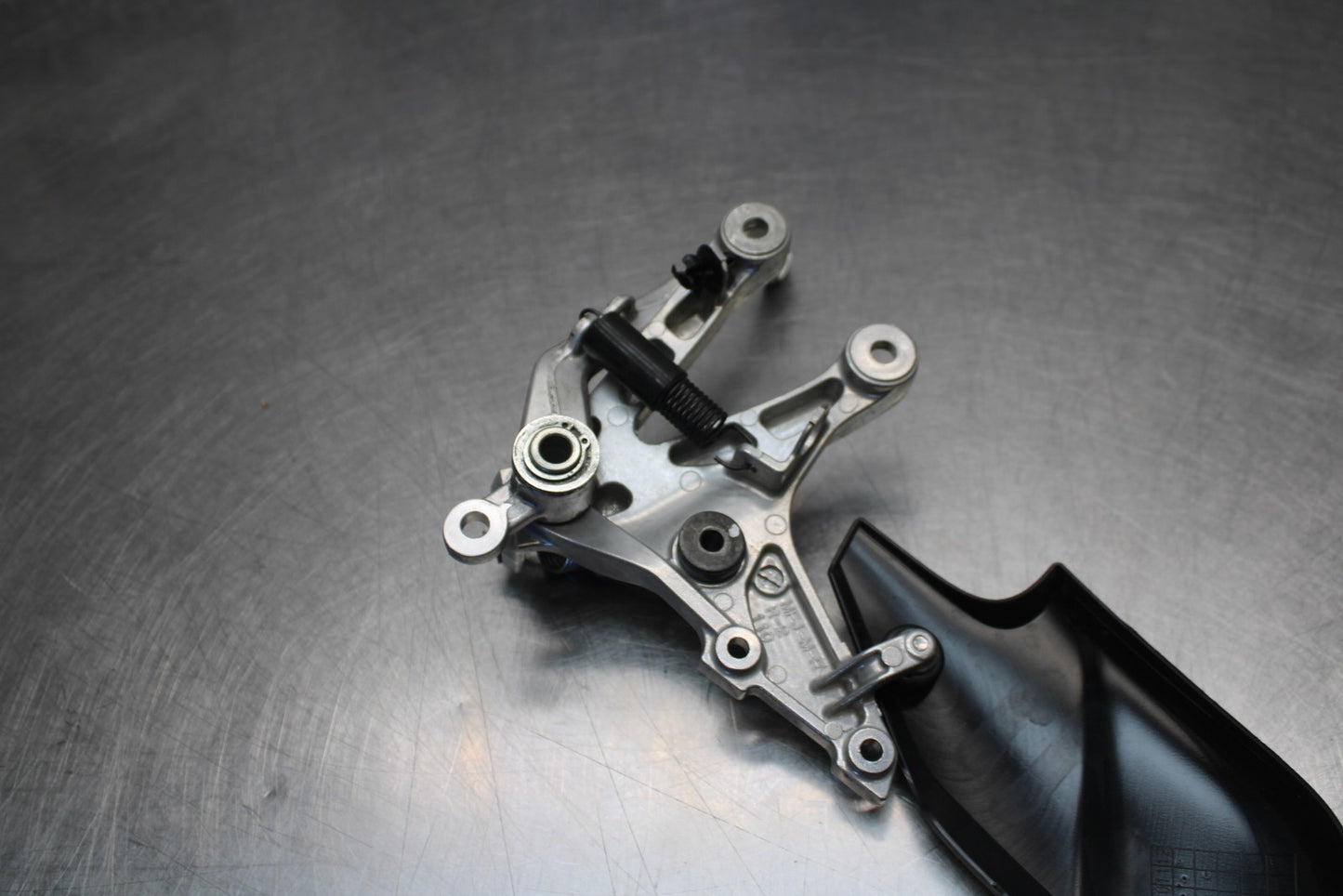 13-24 HONDA CBR600RR RIGHT REARSET REAR SET DRIVER FOOT PEG REST STOP BB772