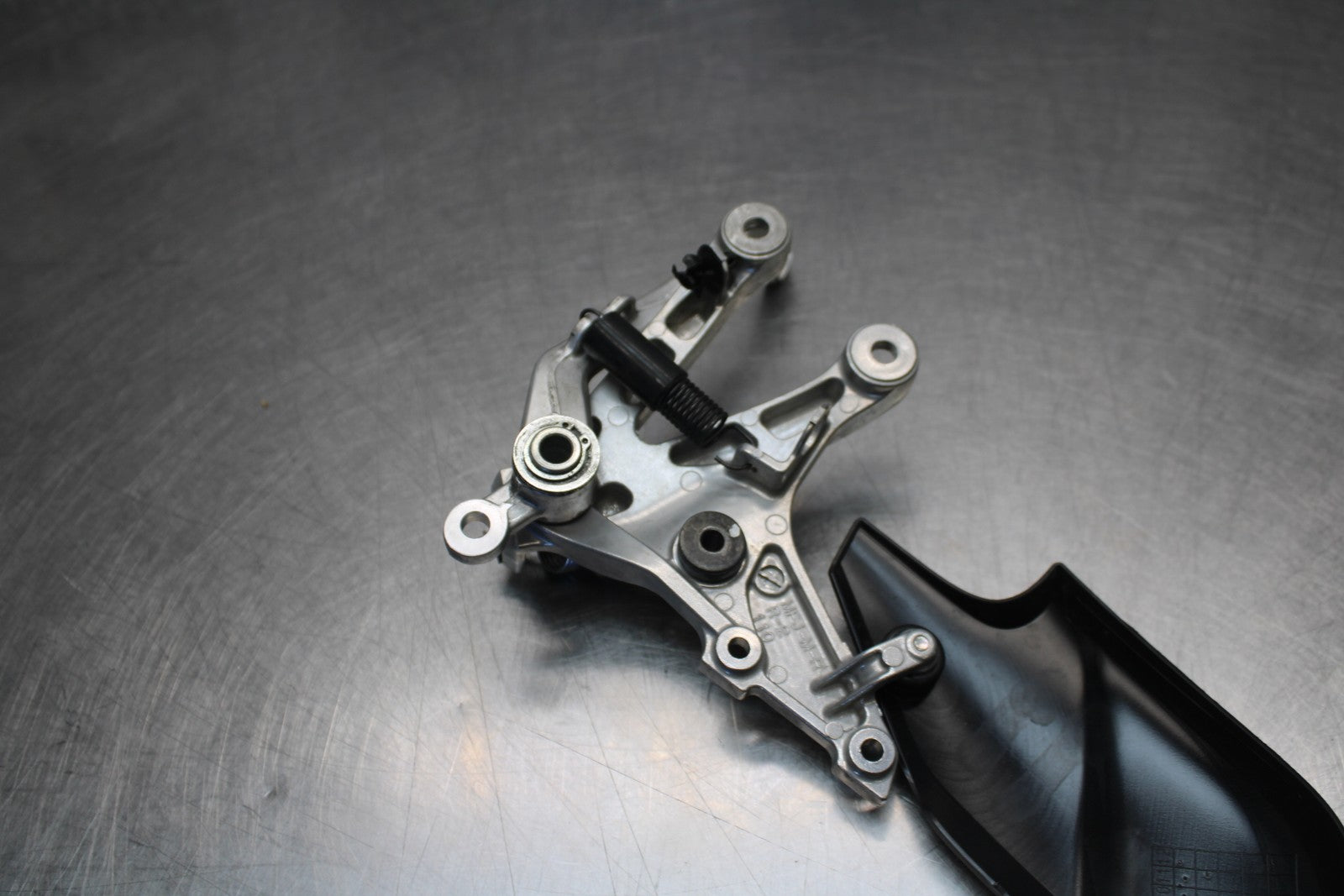 13-24 HONDA CBR600RR RIGHT REARSET REAR SET DRIVER FOOT PEG REST STOP BB772