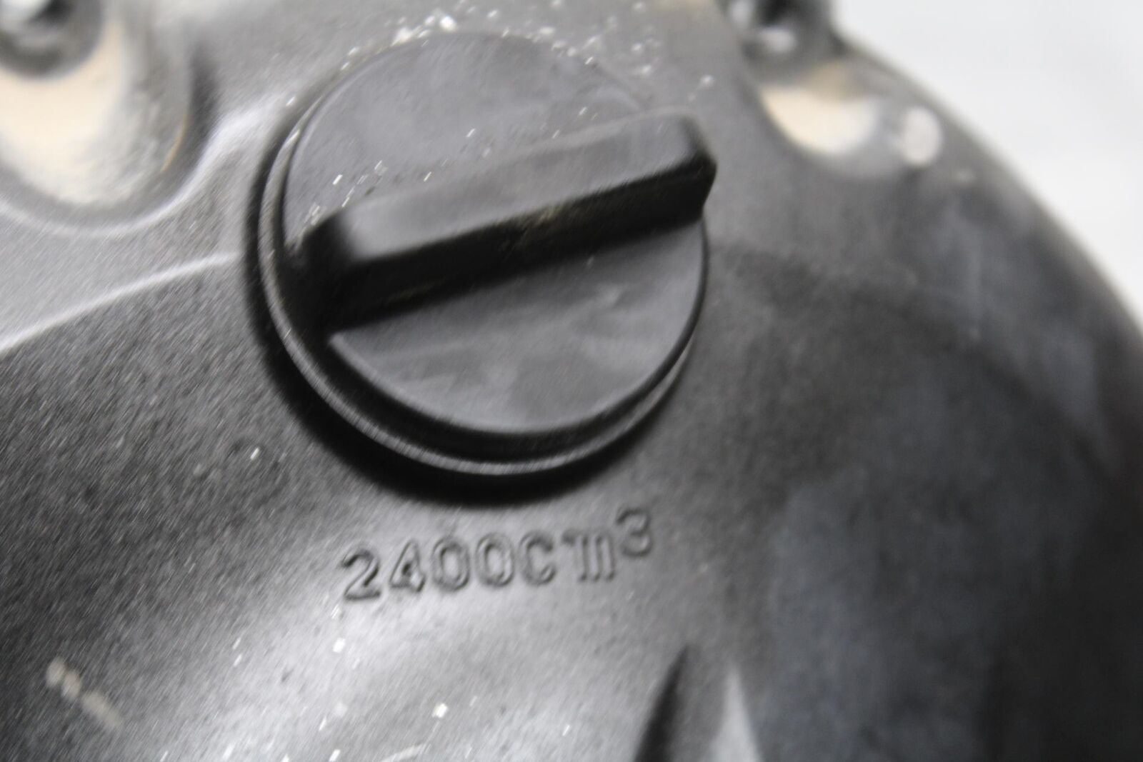 2006 Yamaha YZF R6 CLUTCH SIDE ENGINE MOTOR COVER 2C0-15421-00-00 BB560