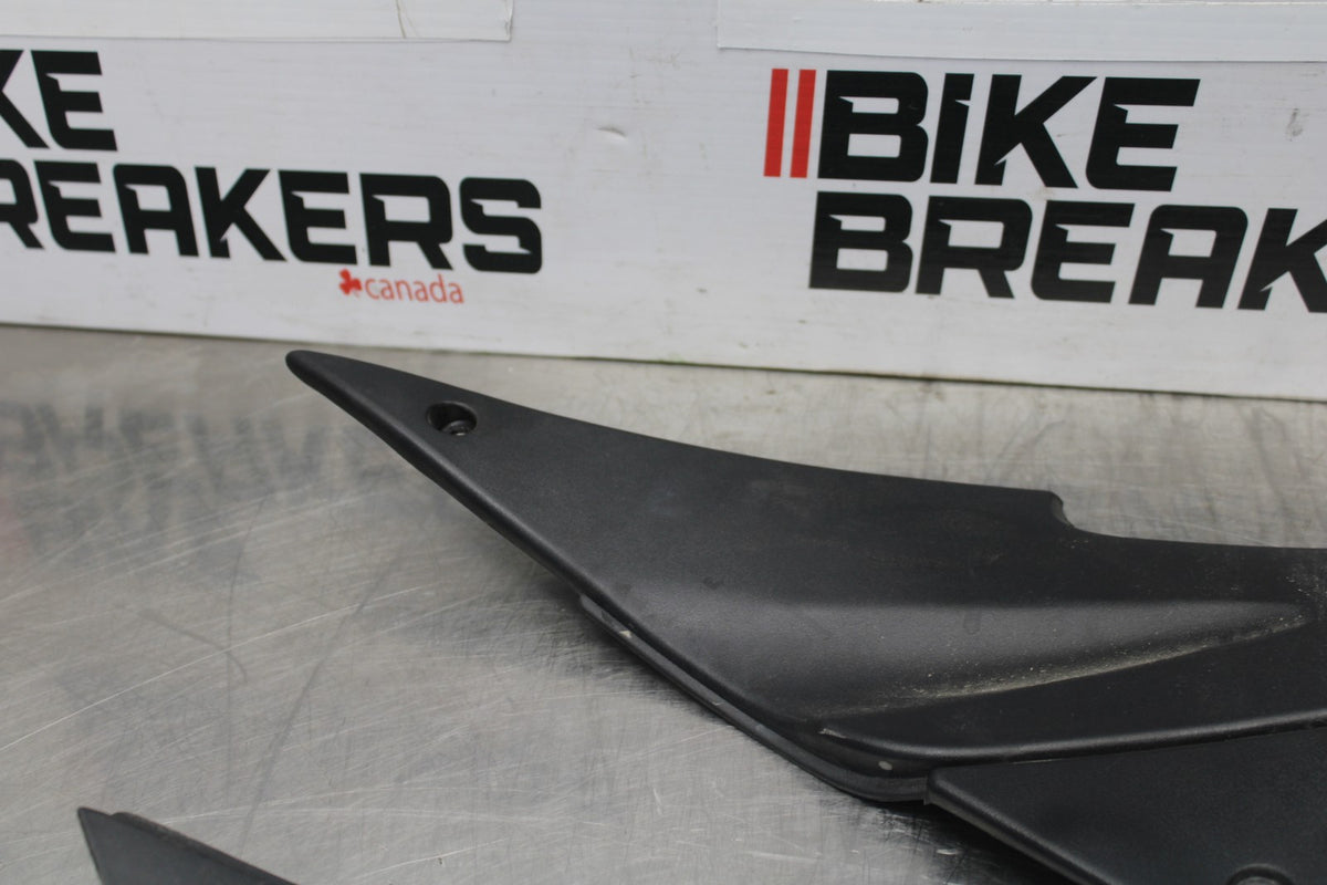 05-06 KAWASAKI NINJA ZX6R RIGHT LEFT GAS FUEL TANK PANELS COVERS TRIM COWL BB877