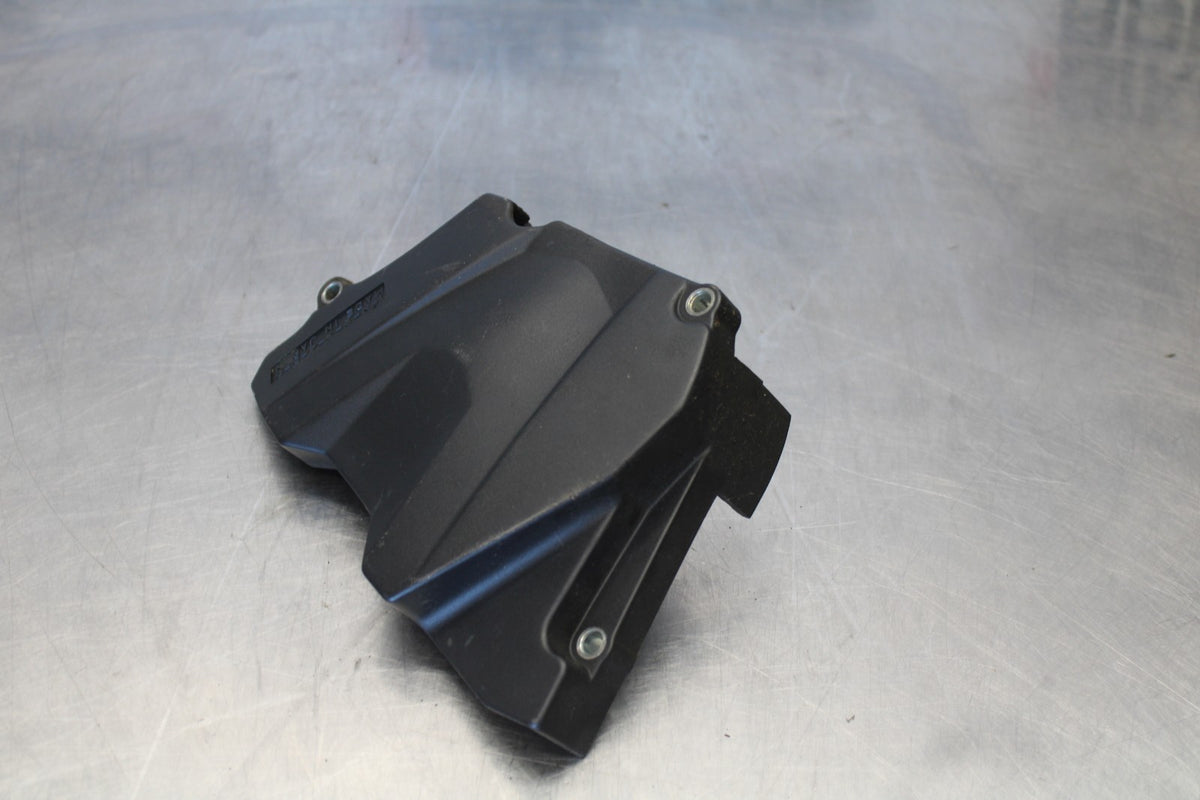 03-04 YAMAHA YZF R6 ENGINE SPROCKET COVER BB890