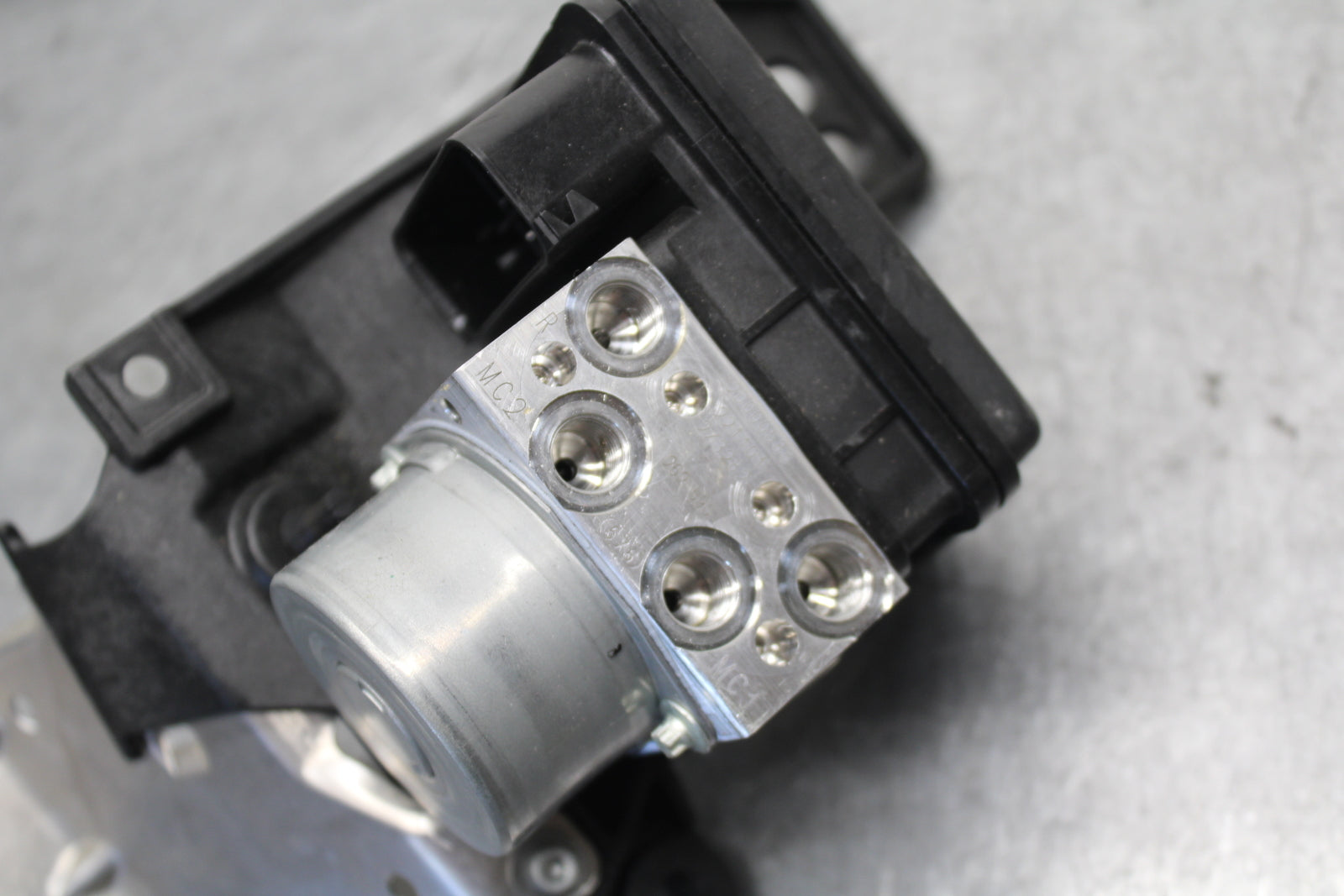 21-24 APRILIA RSV4 ABS PUMP UNIT MODULE BB668