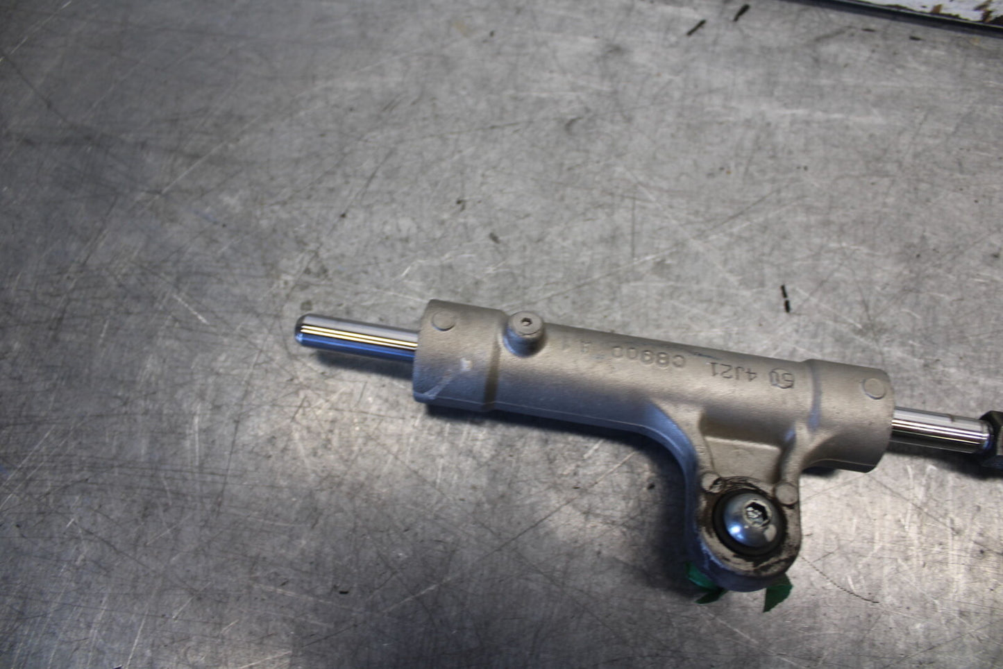 04 SUZUKI GSXR600 STEERING DAMPER STABILIZER 51750-40F50 BB676