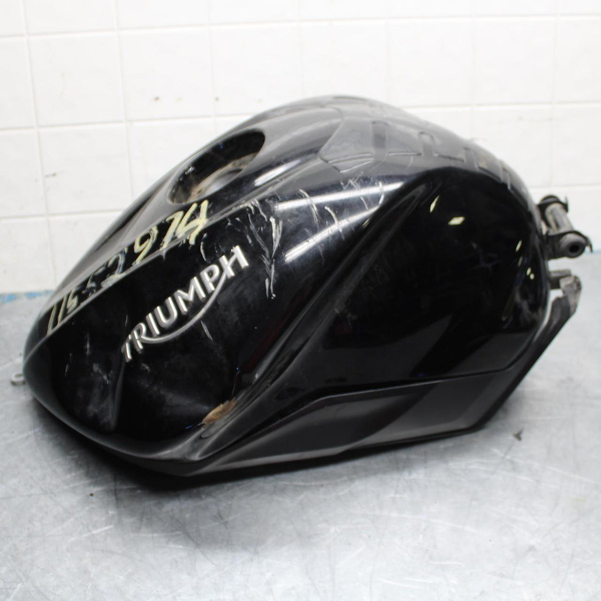 17-21 TRIUMPH STREET TRIPPLE R ABS GAS TANK FUEL CELL PETROL RESERVOIR bb452