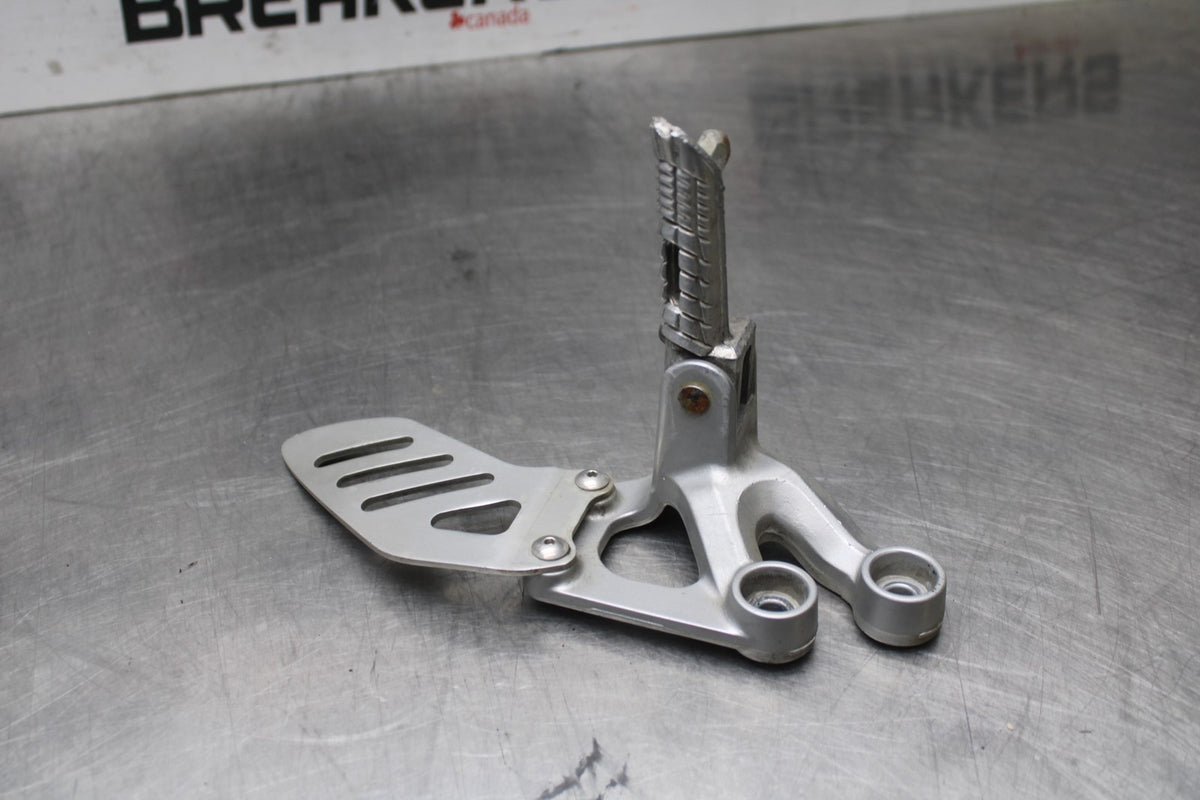 06-07 SUZUKI GSXR750 LEFT REARSET REAR SET DRIVER FOOT PEG REST STOP BB811