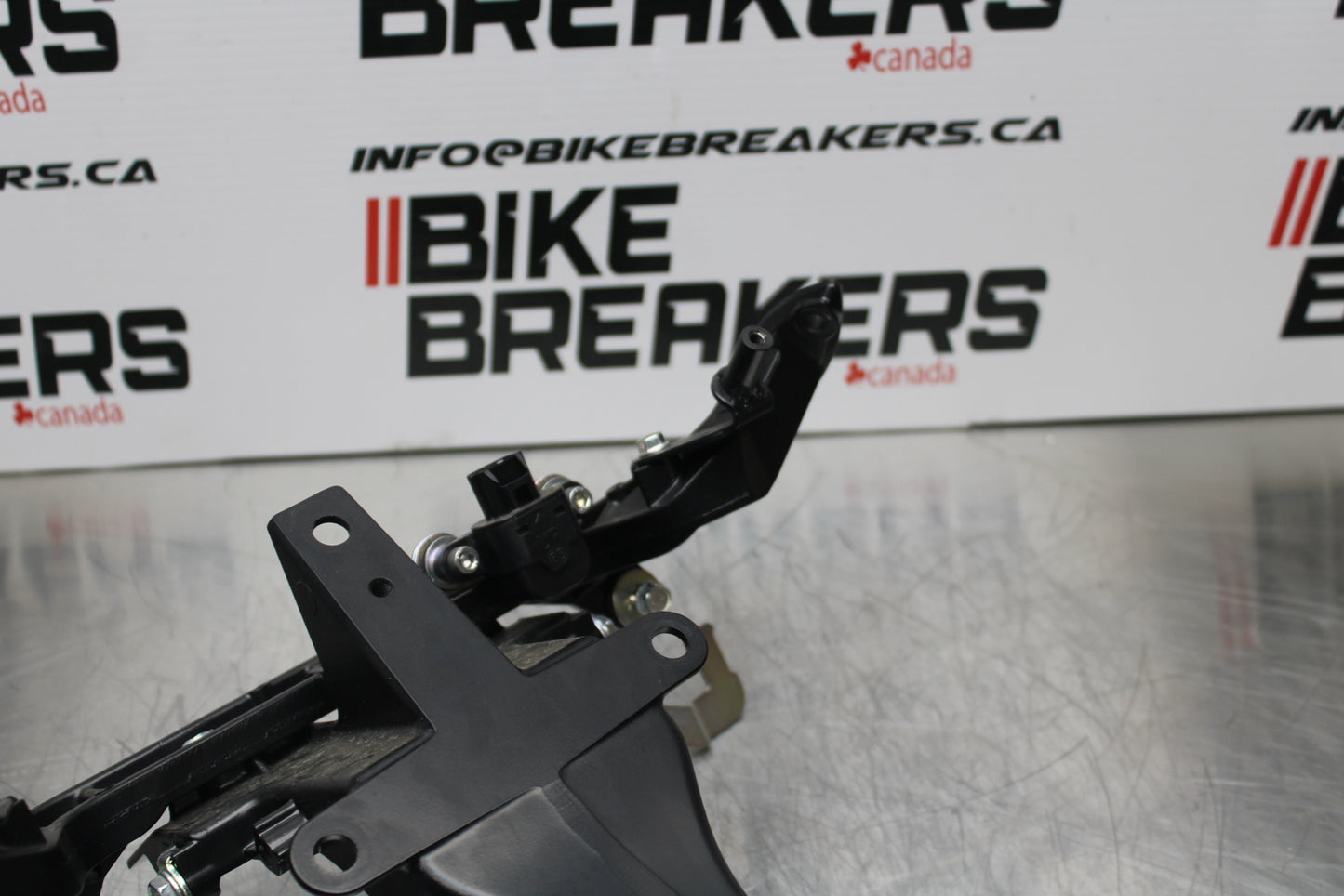 23-24 KAWASAKI NINJA ZX14R NEW!! UPPER FAIRING MIRROR GAUGES STAY BRACKET BB153