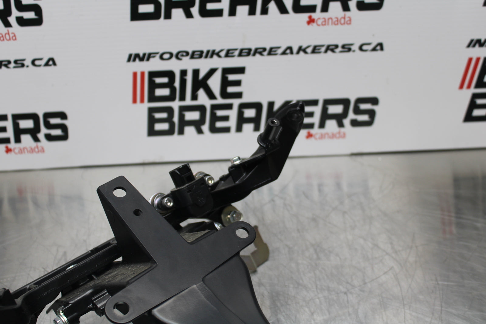 23-24 KAWASAKI NINJA ZX14R NEW!! UPPER FAIRING MIRROR GAUGES STAY BRACKET BB153