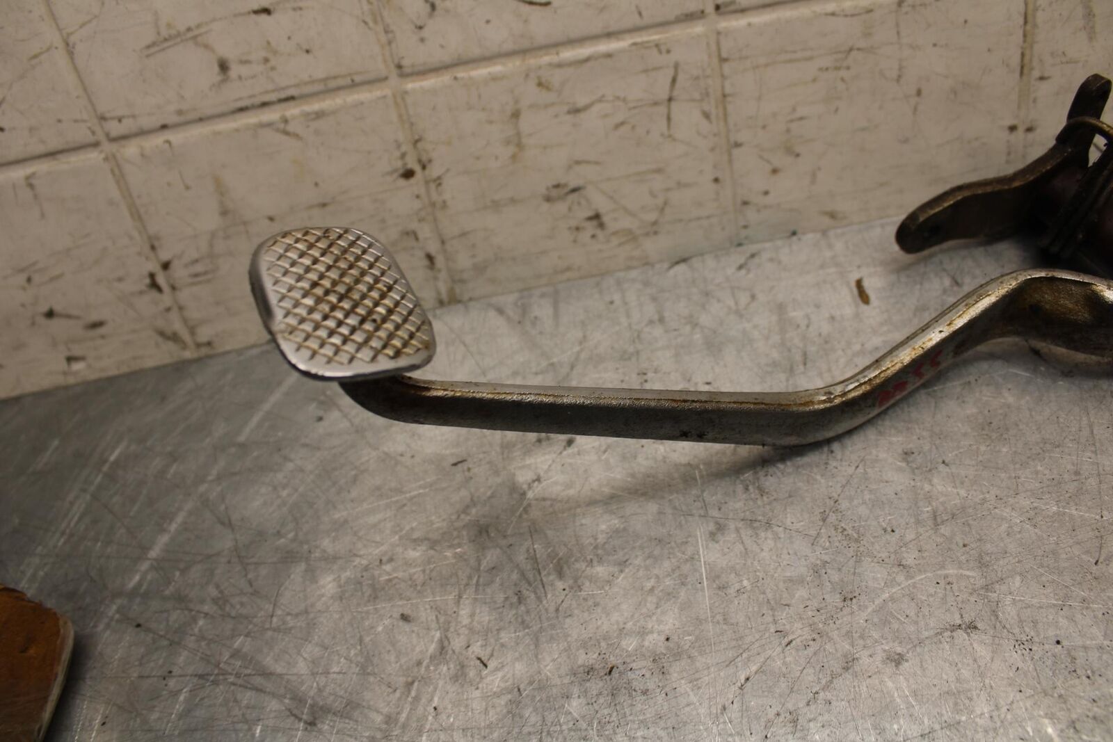 82-83 SUZUKI GS1100GL RIGHT REARSET BRAKE FOOT PEDAL BB30