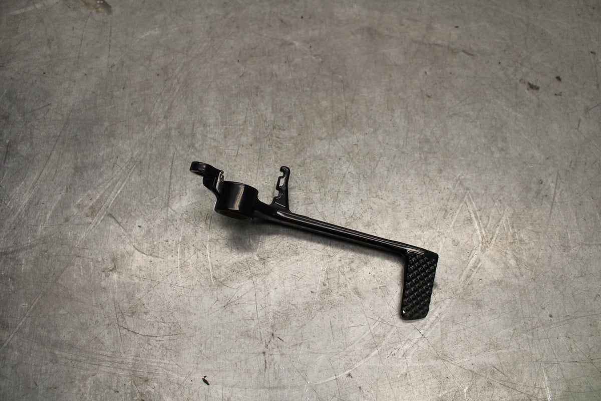 04-06 YAMAHA YZF R1 POWDER COATED RIGHT REARSET BRAKE FOOT PEDAL BB659