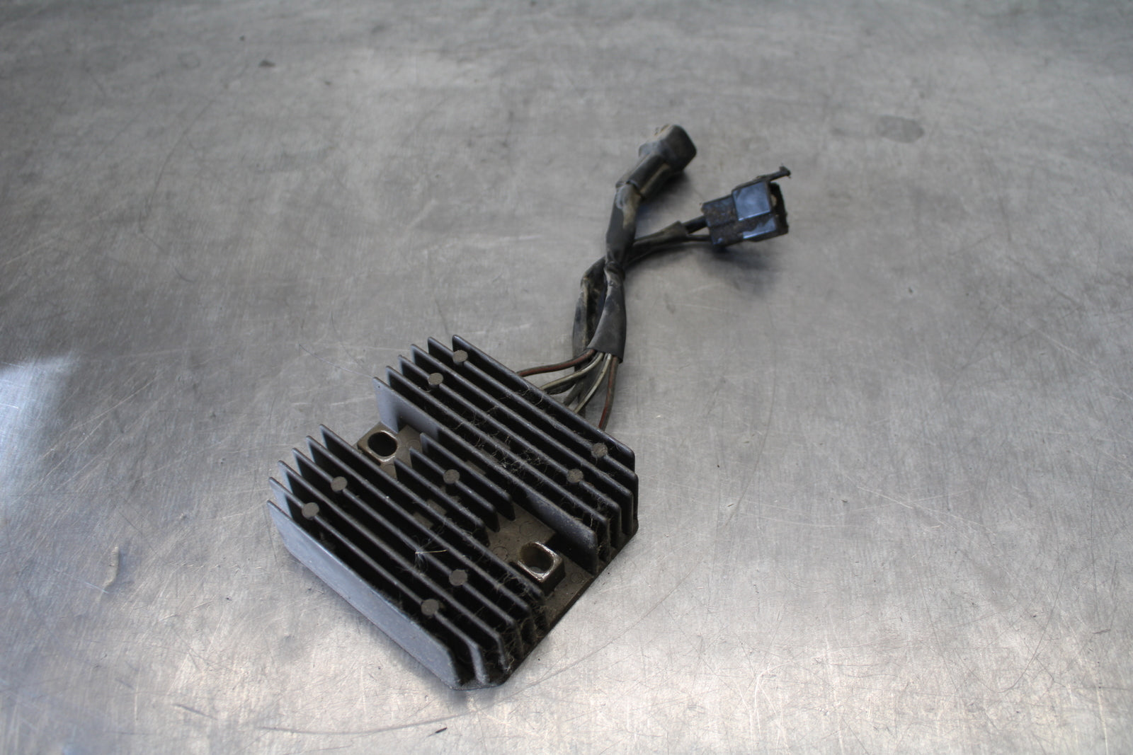 04 SUZUKI INTRUDER 800 RECTIFIER VOLTAGE REGULATOR BB758