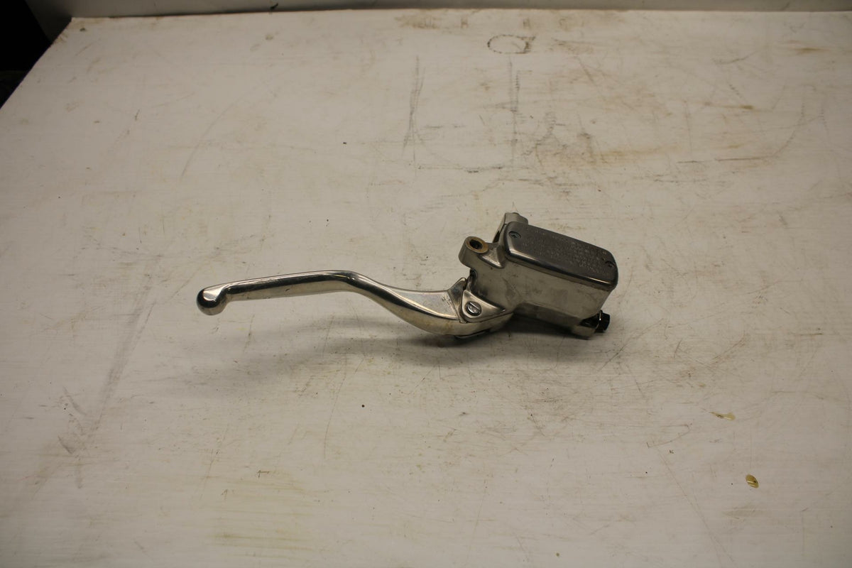 05-07 HONDA VTX1800F2 FRONT BRAKE MASTER CYLINDER BB351