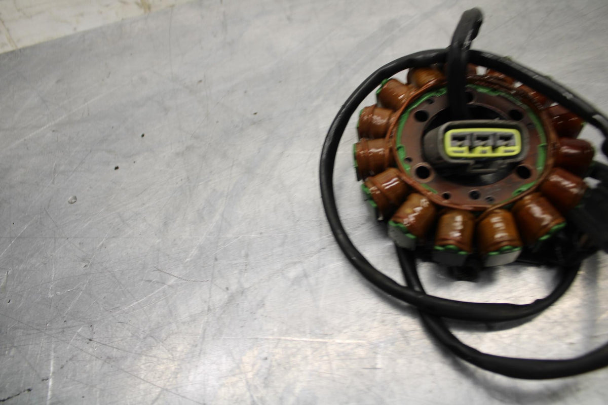 09-14 YAMAHA YZF R1 STATOR GENERATOR ALTERNATOR MAGNETO 14B-81410-00-00 BB471