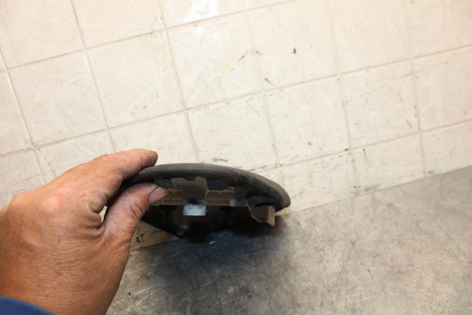 2009 Kawasaki Ninja ZX6R ZX600R REAR BACK PASSENGER TANDEM SEAT PAD SADDLE BB538