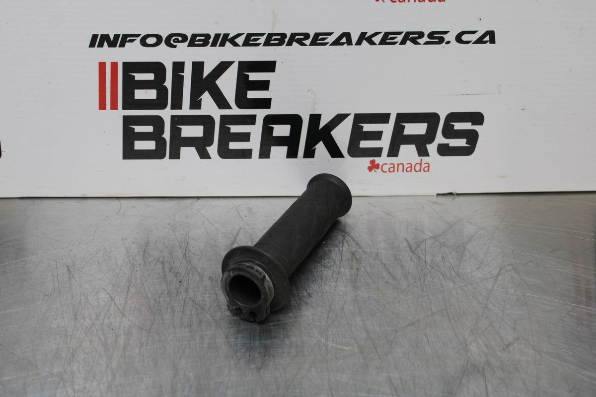 06-07 SUZUKI GSXR 600 RIGHT THROTTLE TUBE GRIP BB170