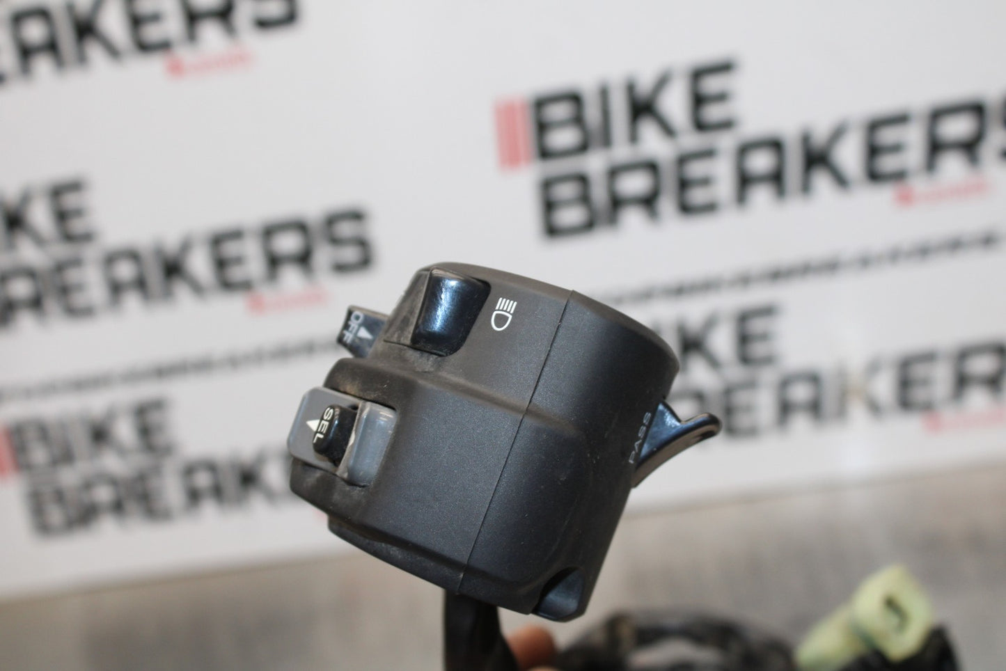 21-23 KAWASAKI NINJA ZX6R LEFT CLIP ON HANDLE HORN SIGNALS SWITCH SWITCHES BB179