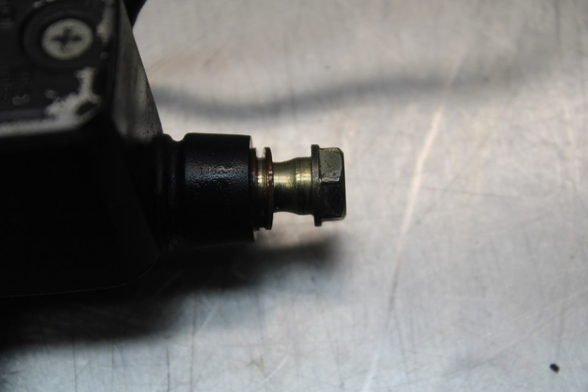 02 DUCATI MONSTER 620 FRONT BRAKE MASTER CYLINDER w/ LEVER BB851