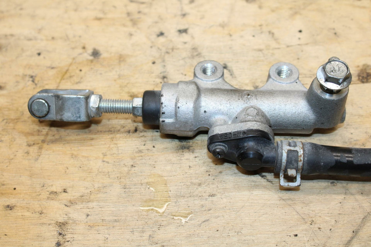 07-12 SUZUKI BANDIT 650S REAR BACK BRAKE MASTER CYLINDER W RESERVOIR BB328