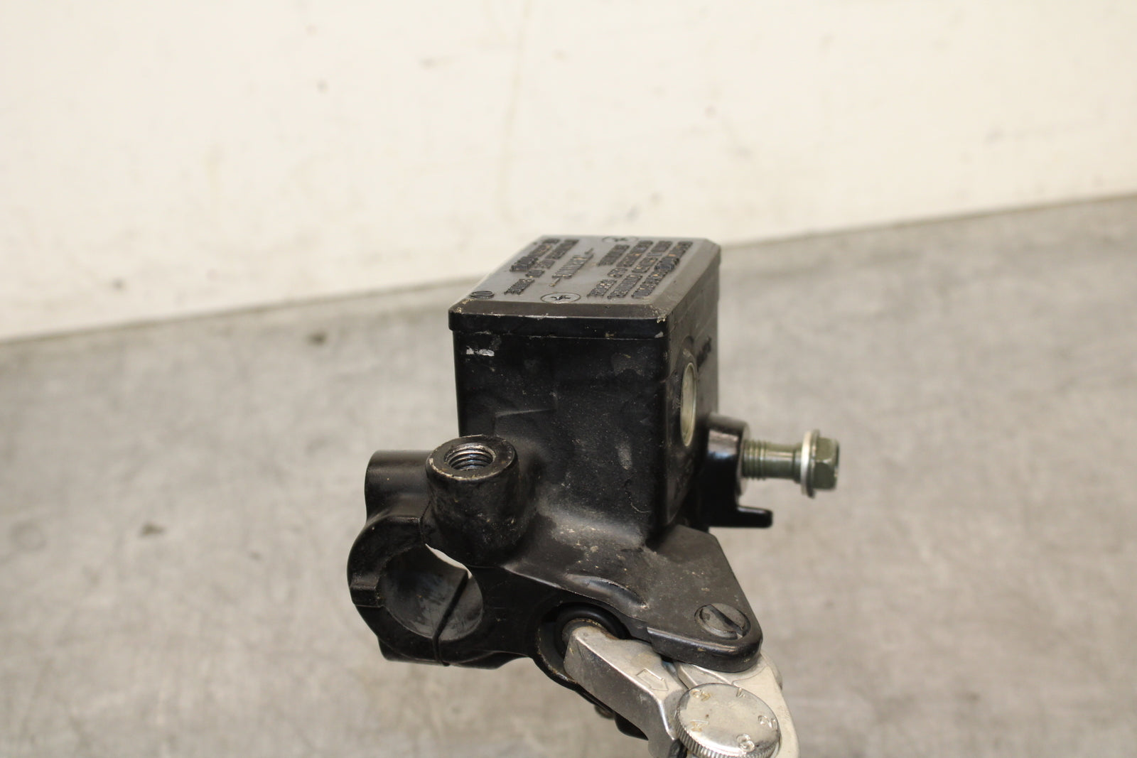 07-09 KAWASAKI VERSYS 650 FRONT BRAKE MASTER CYLINDER w/ LEVER BB125