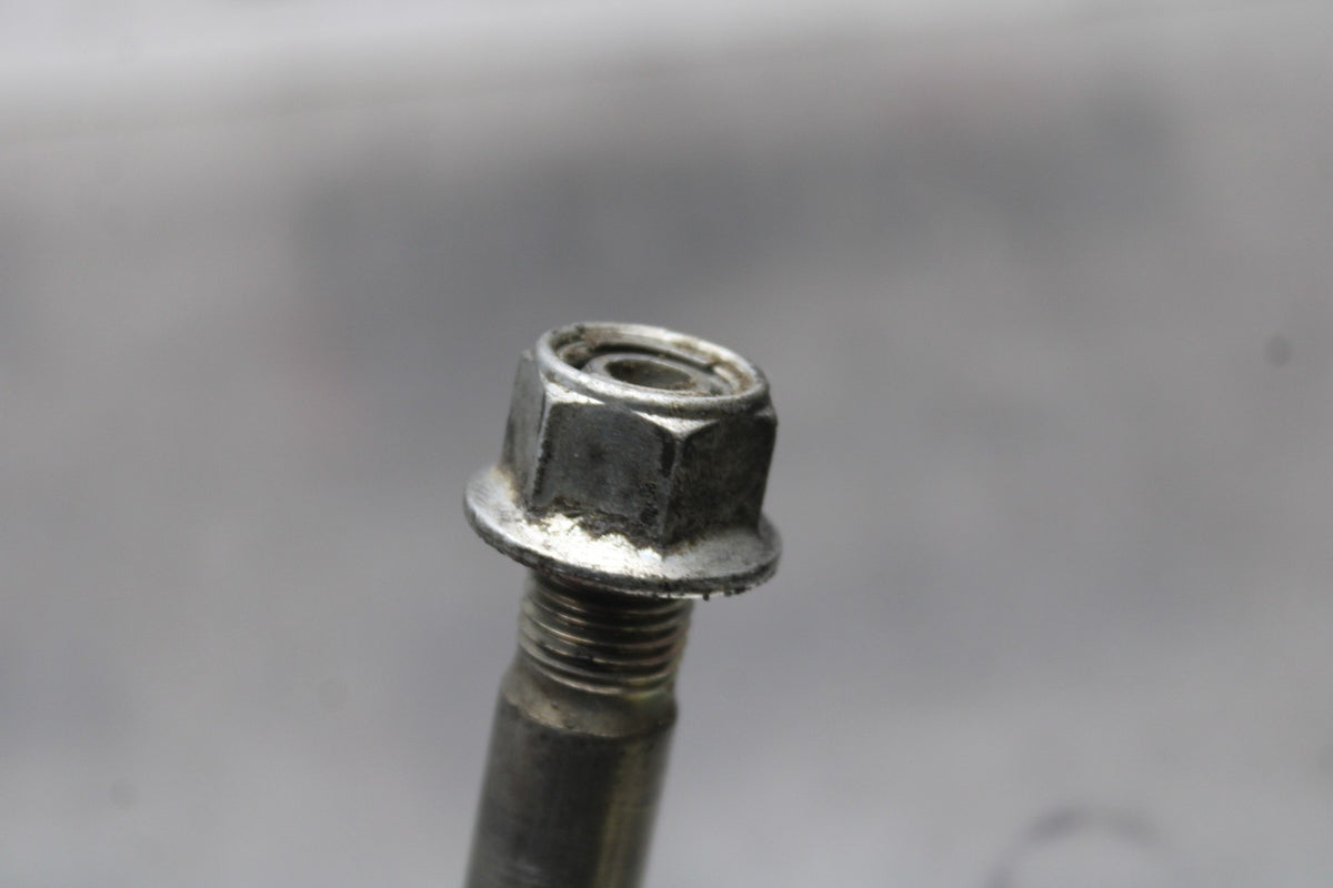 17-18 YAMAHA YZF R3 FRONT WHEEL RIM AXLE PIVOT BOLT BB813