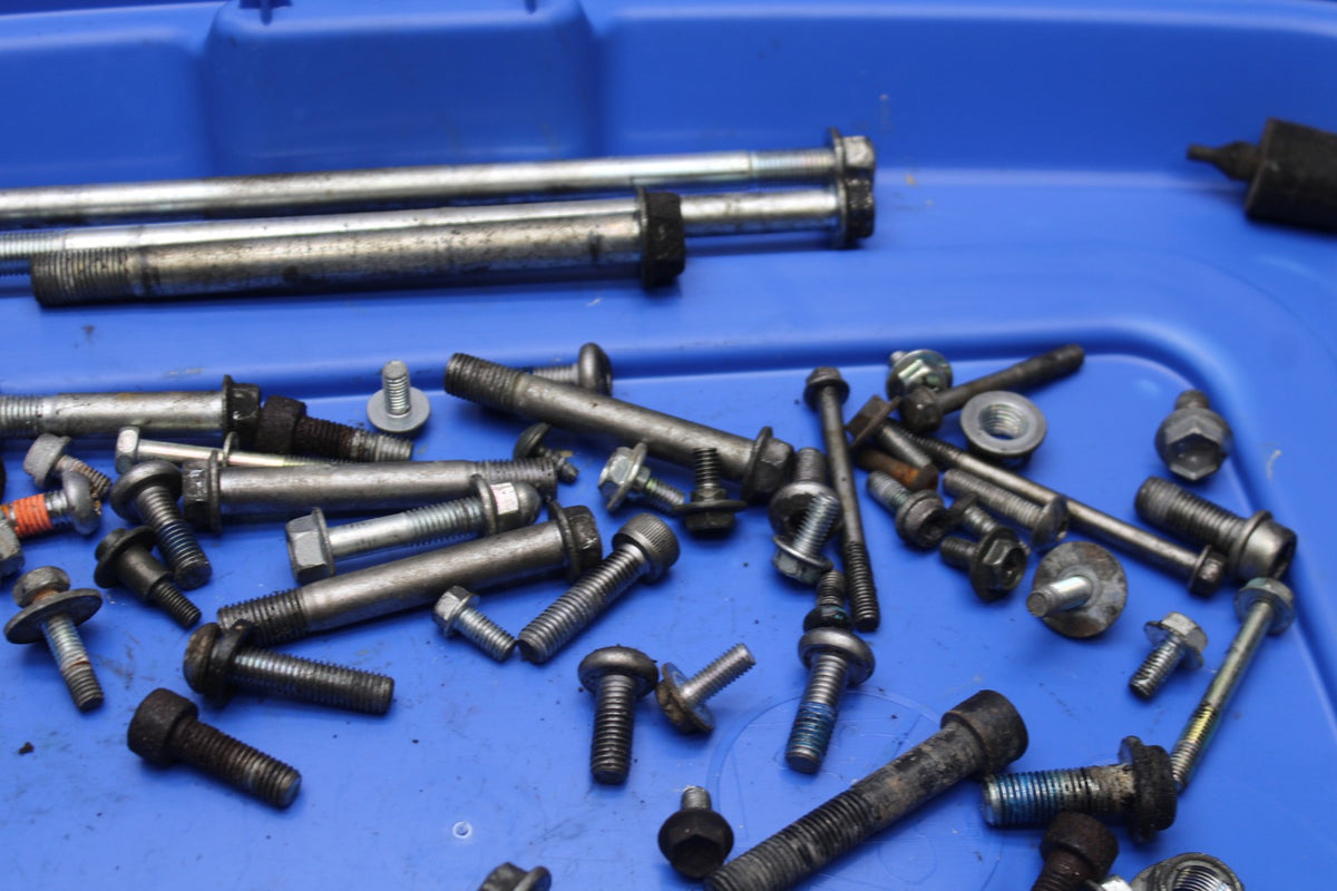06-07 SUZUKI GSXR600 BOLTS HARDWARE MOTOR SCREWS BB836