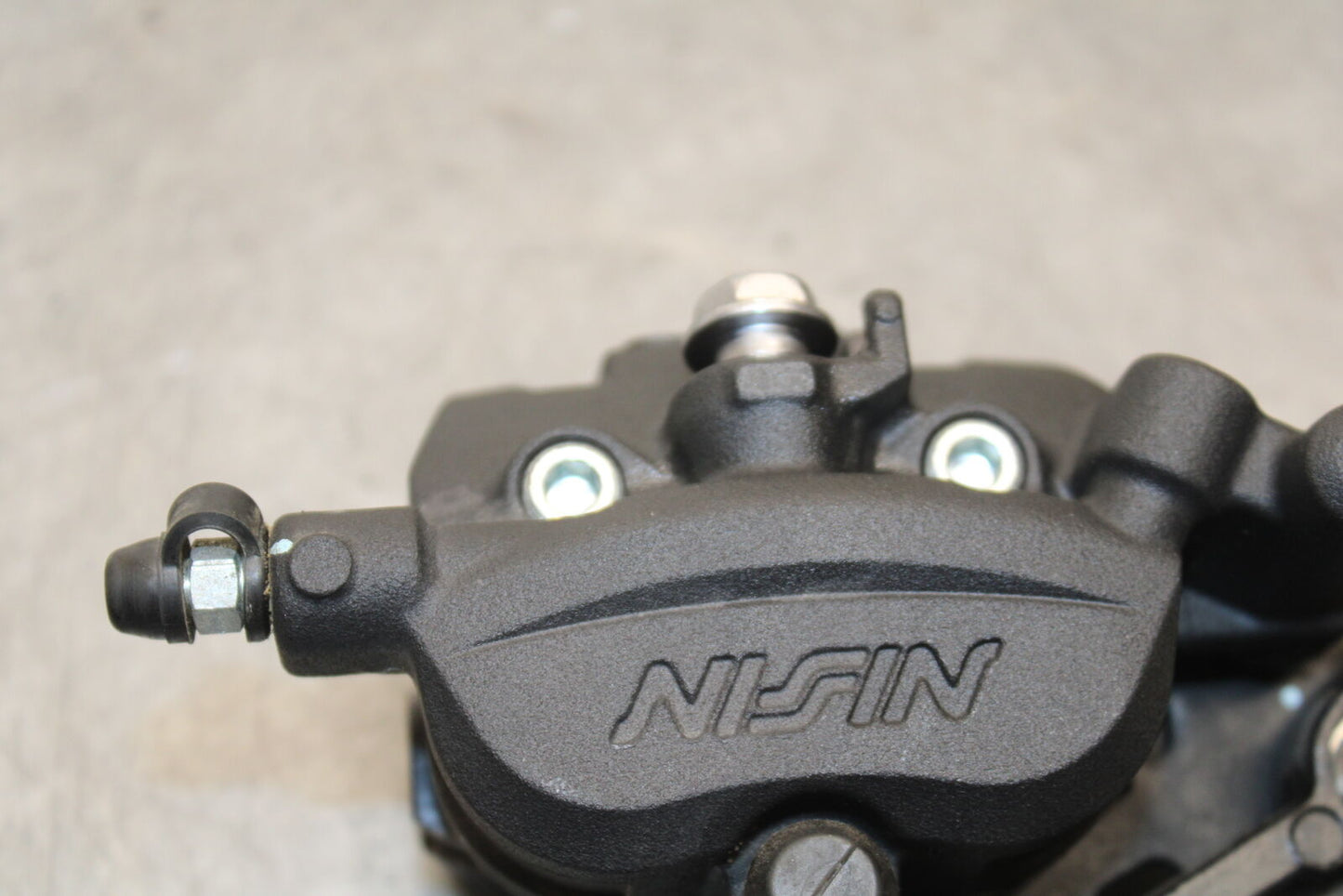 18-23 KAWASAKI NINJA 400 REAR BACK BRAKE CALIPER W MOUNT BRACKET BB660