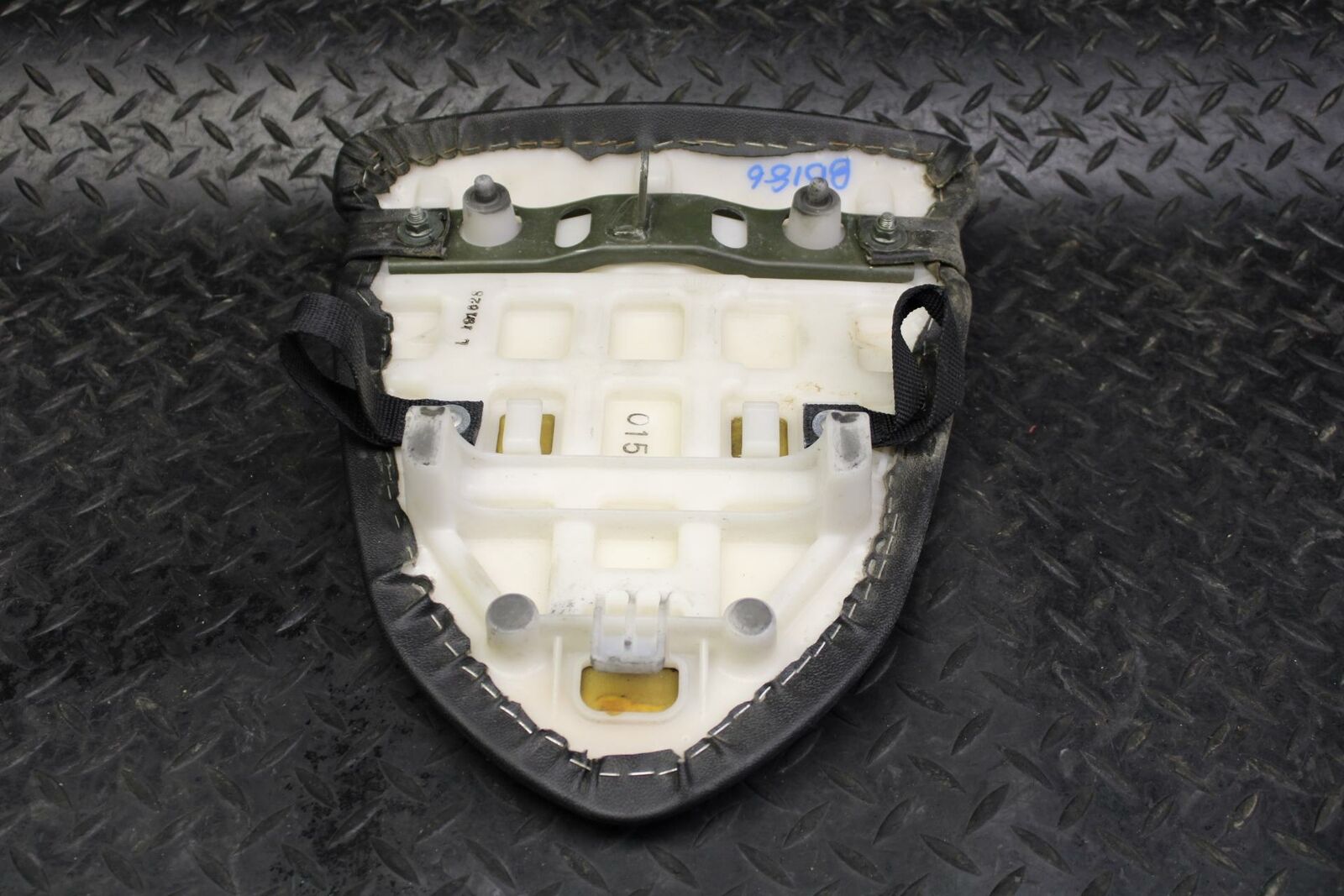 06-07 KAWASAKI NINJA ZX10R REAR BACK PASSENGER TANDEM SEAT PAD SADDLE BB186